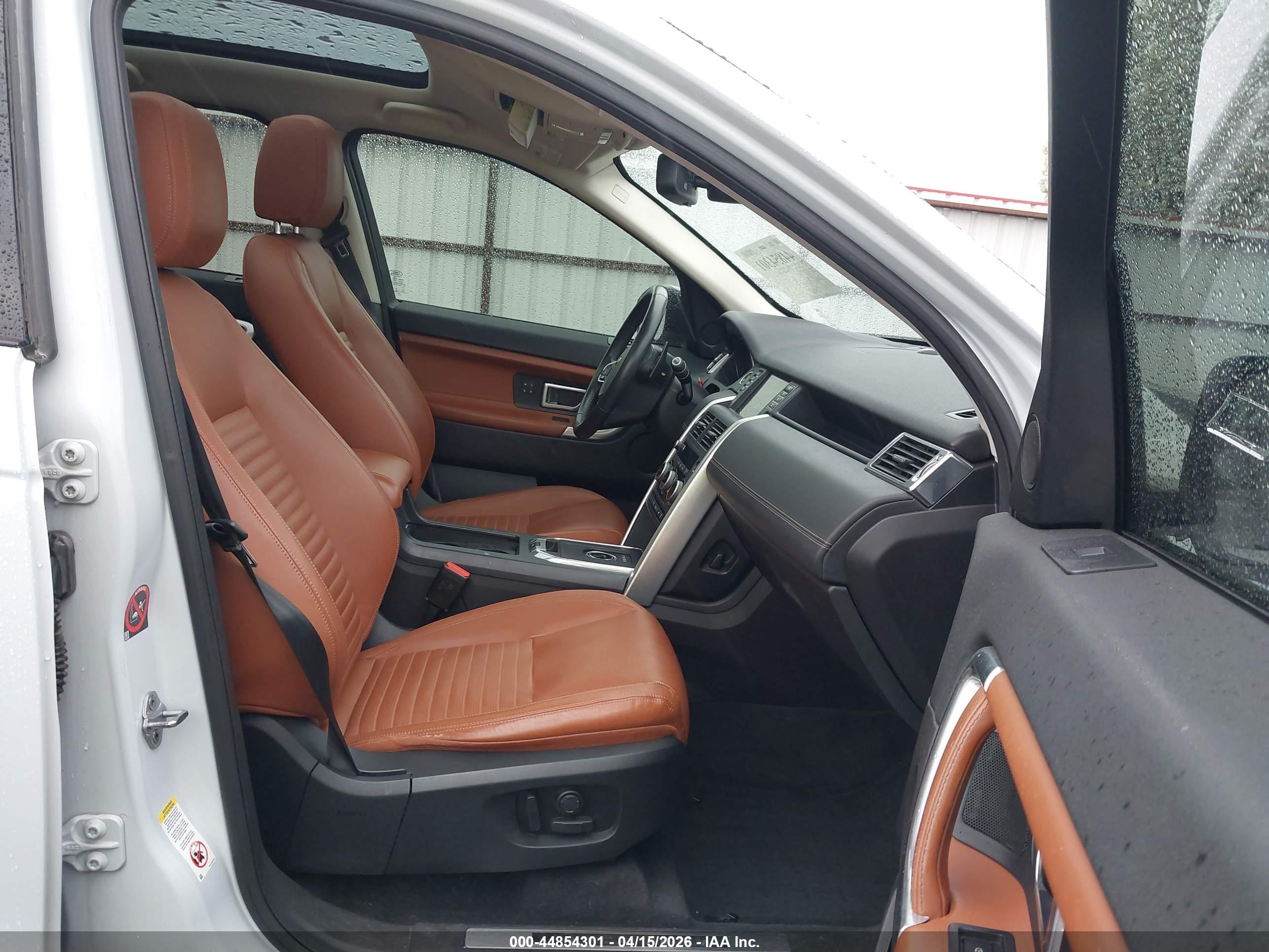 LAND ROVER image 5