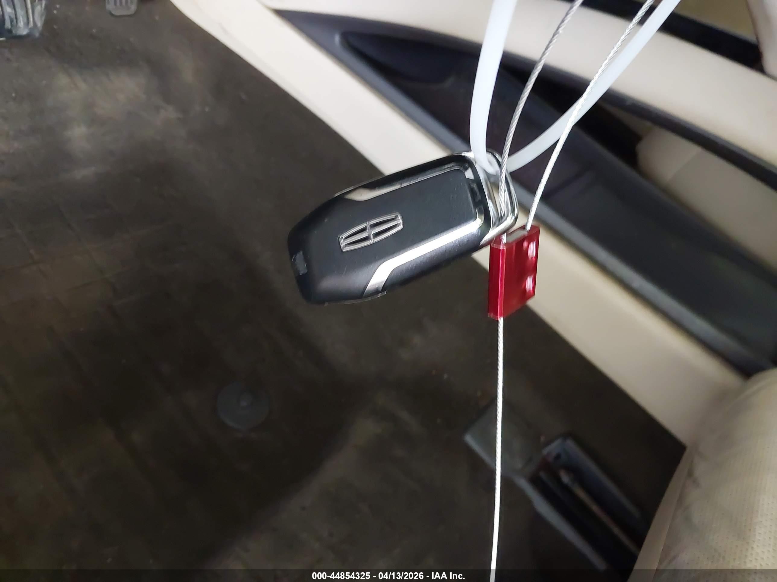 LINCOLN MKZ image 11