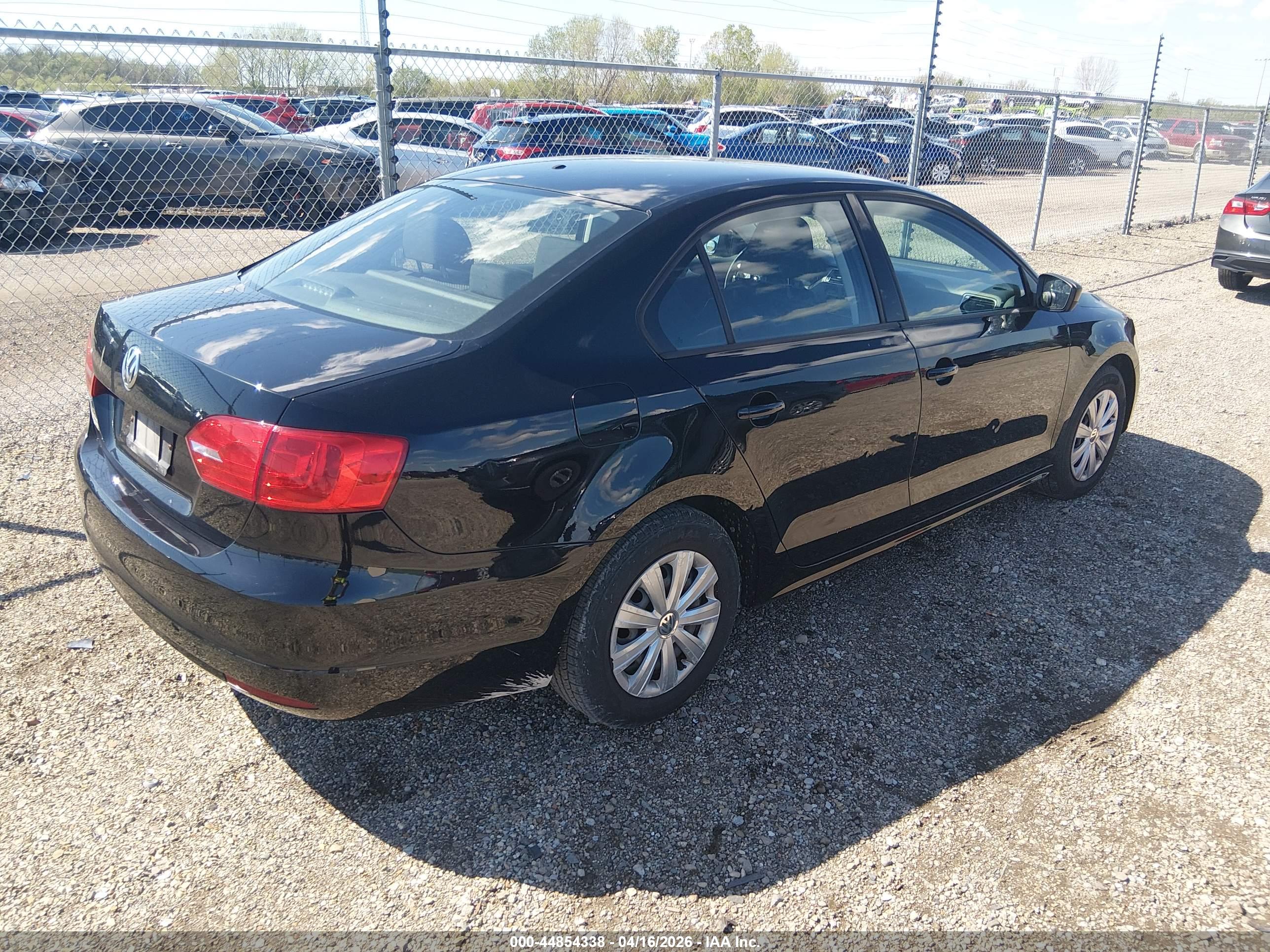 VOLKSWAGEN JETTA image 4