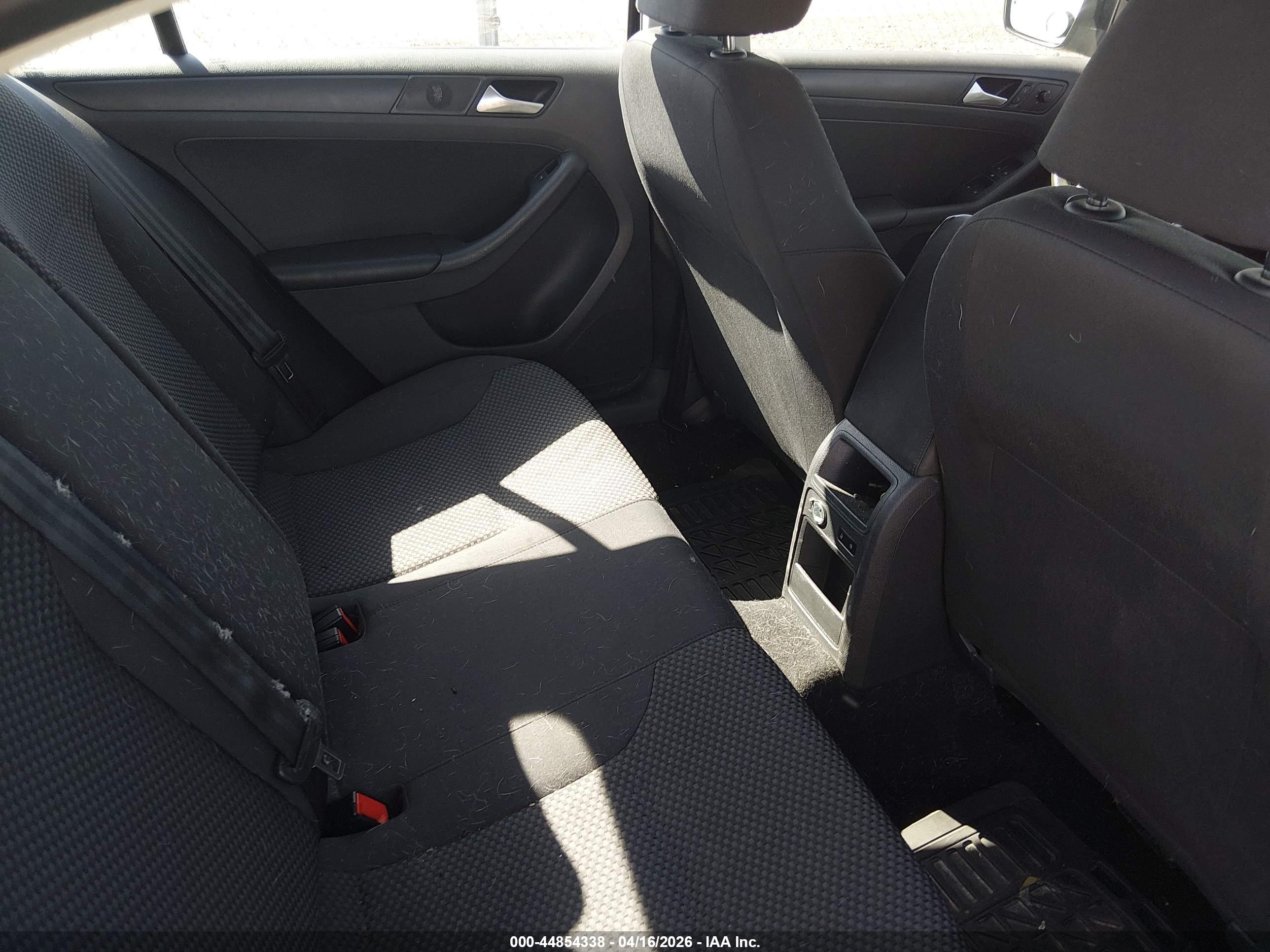 VOLKSWAGEN JETTA image 8