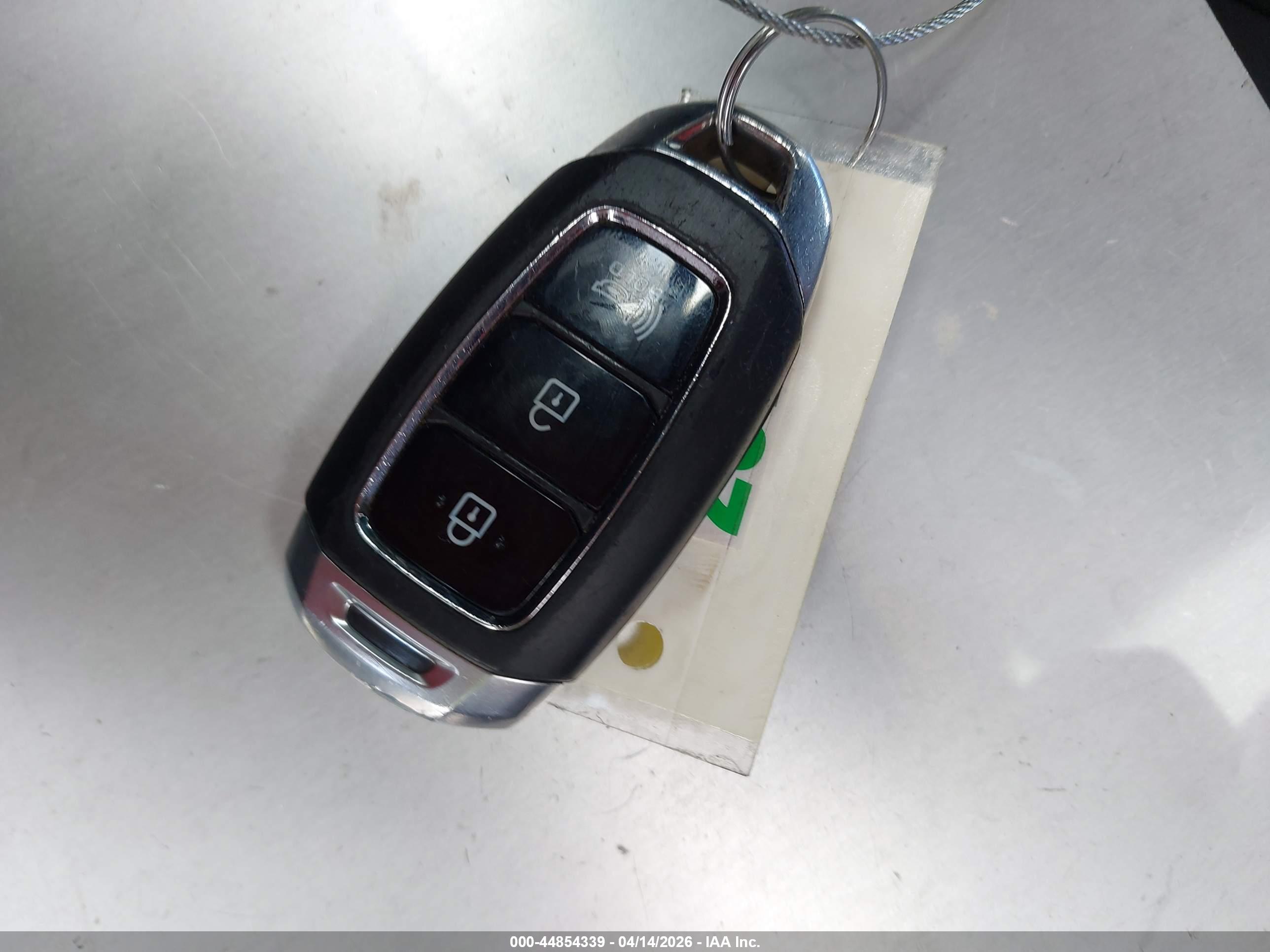 HYUNDAI SANTA image 11