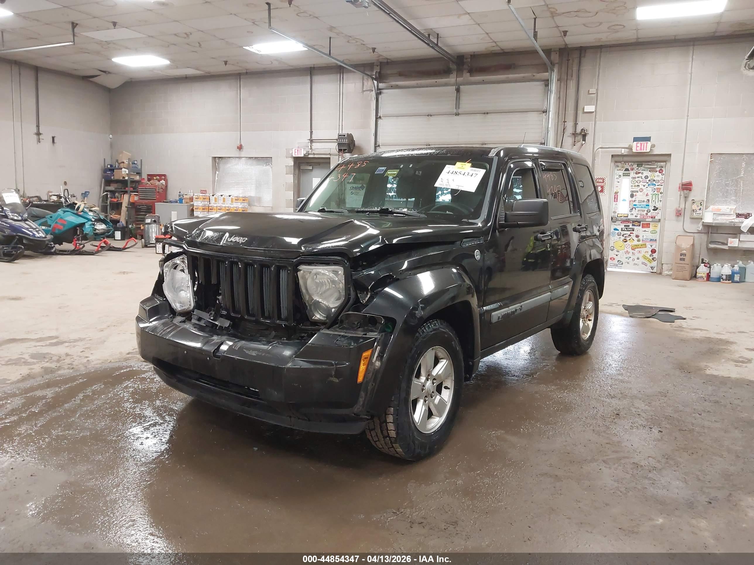 JEEP LIBERTY image 2