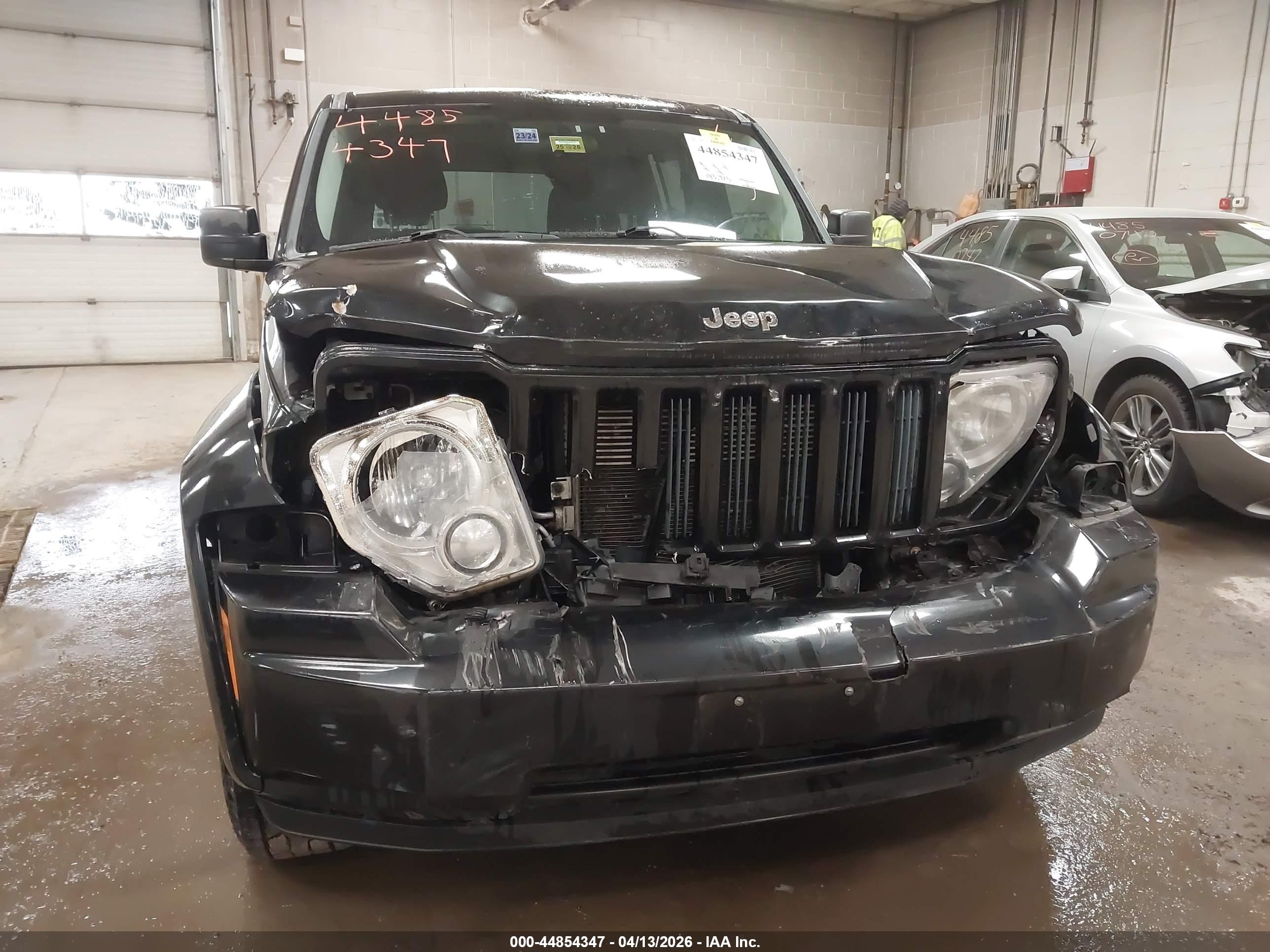 JEEP LIBERTY image 6