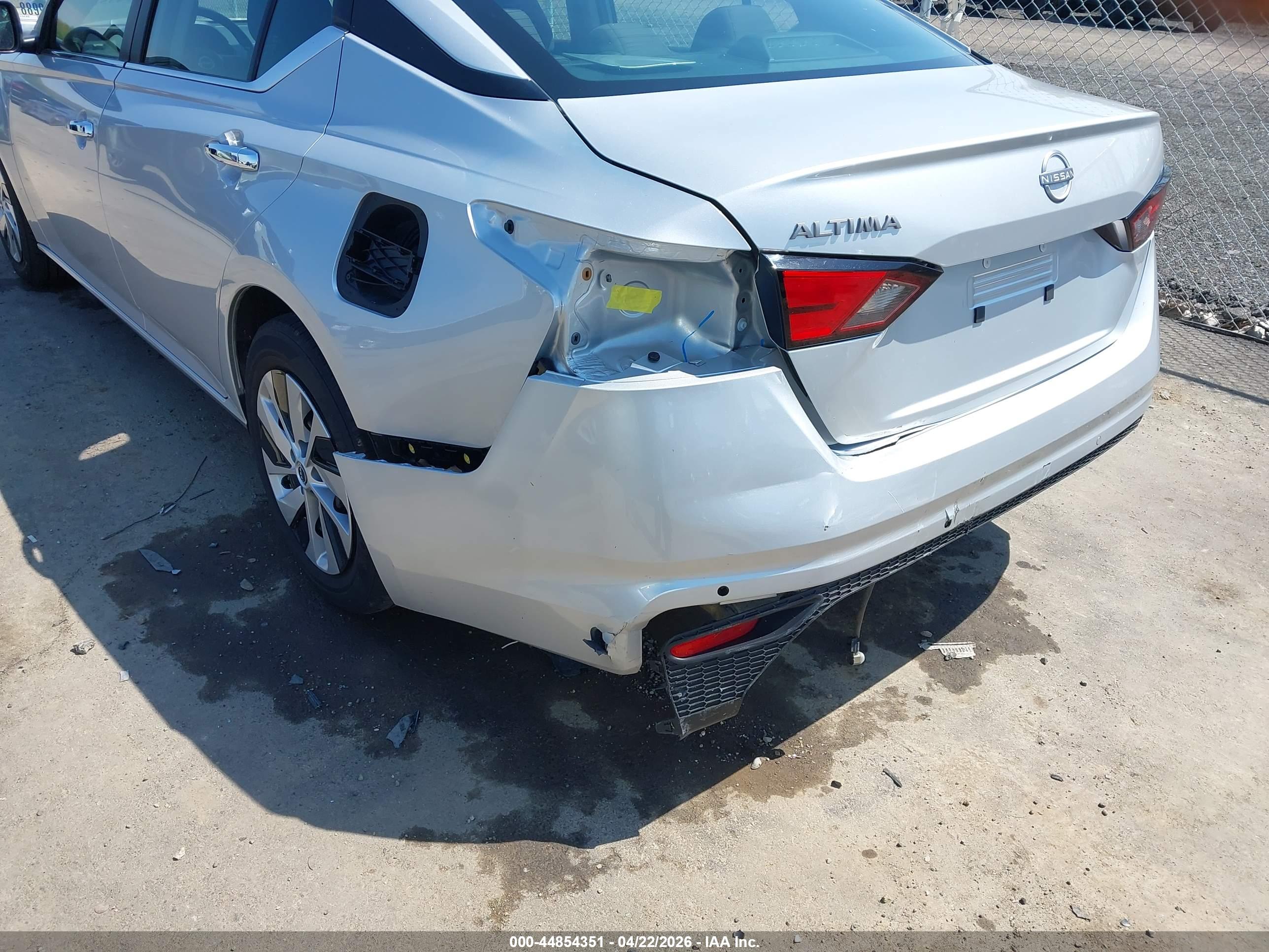 NISSAN ALTIMA image 6