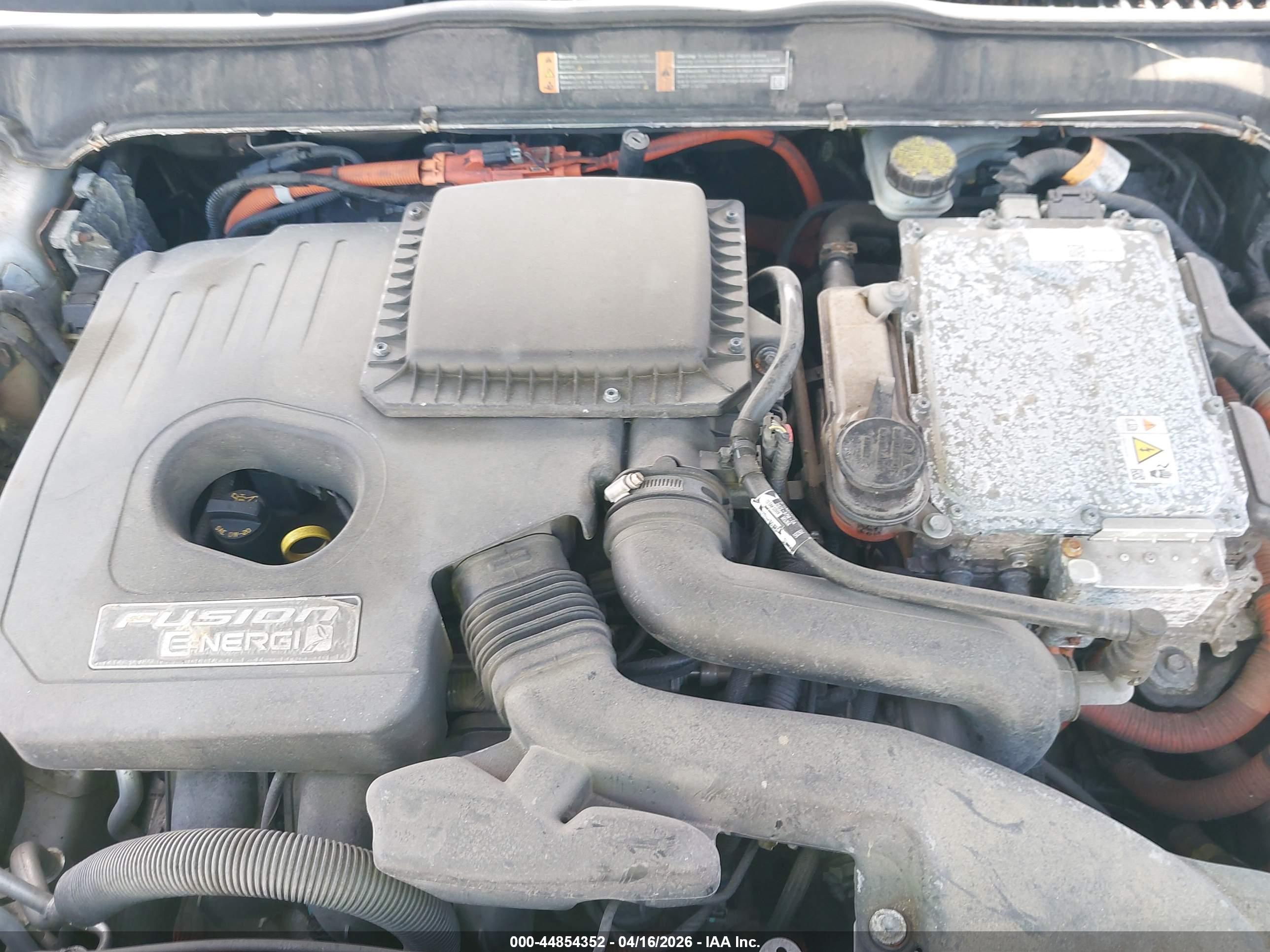 FORD FUSION image 10