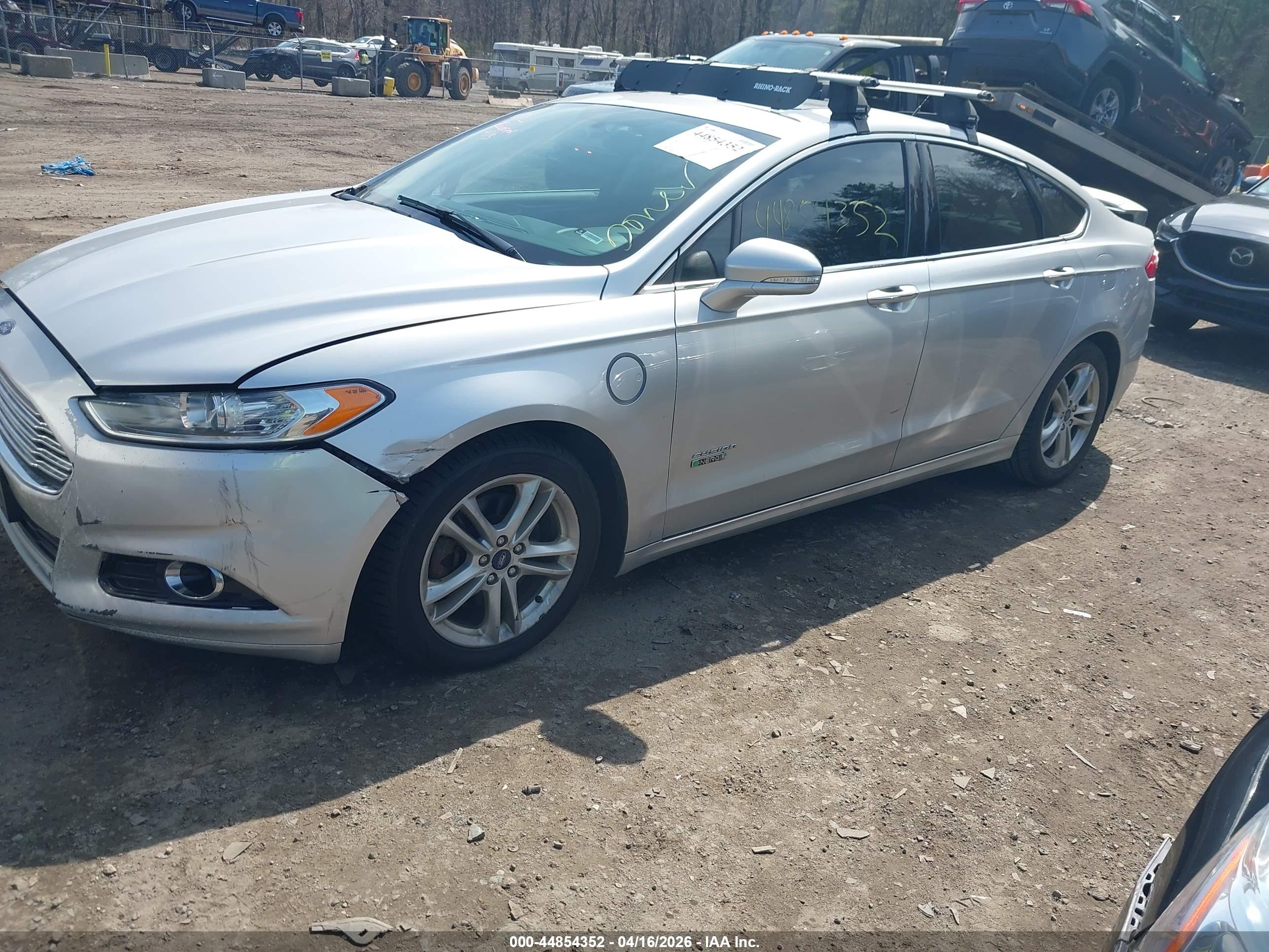 FORD FUSION image 2