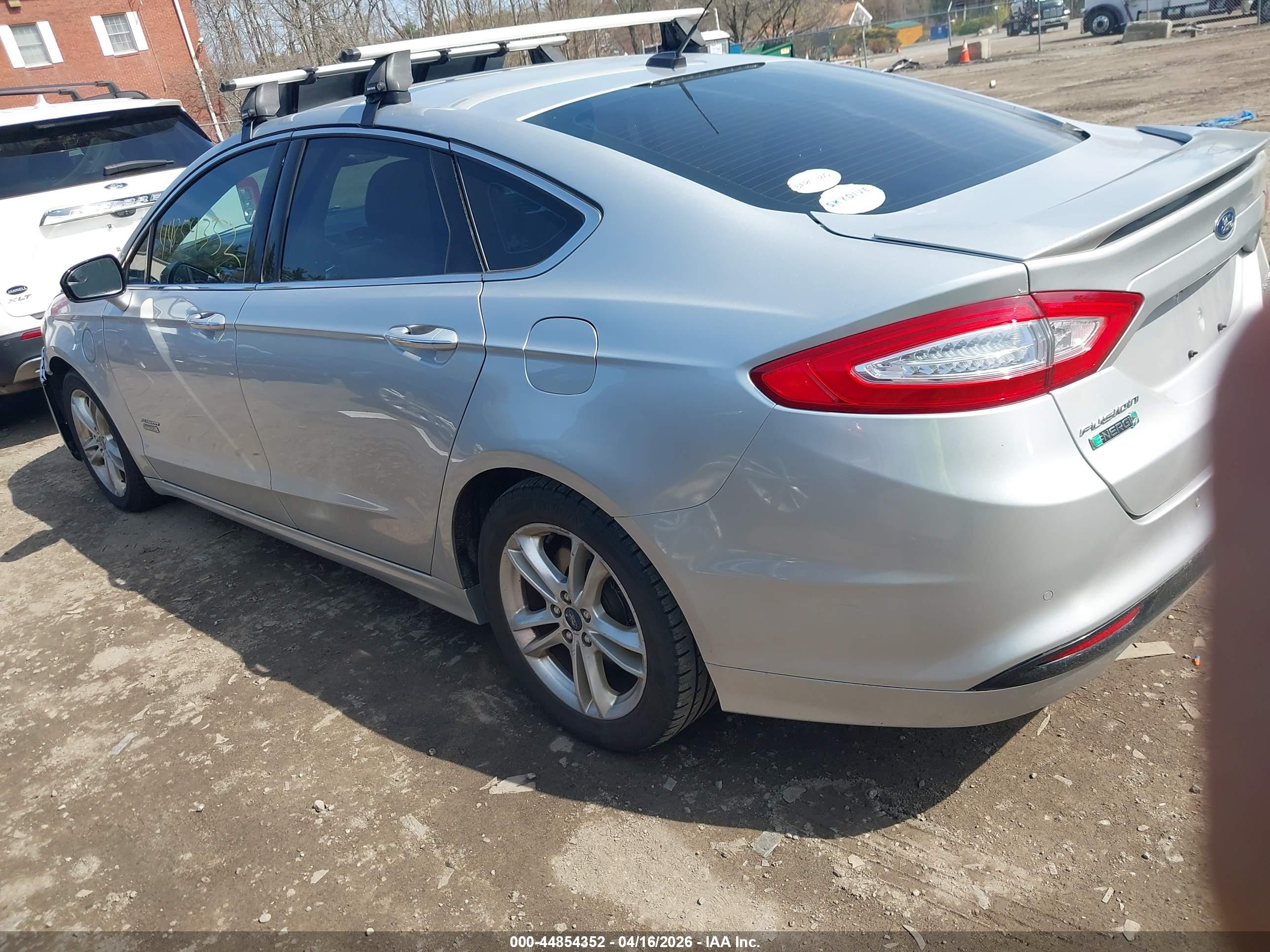 FORD FUSION image 3