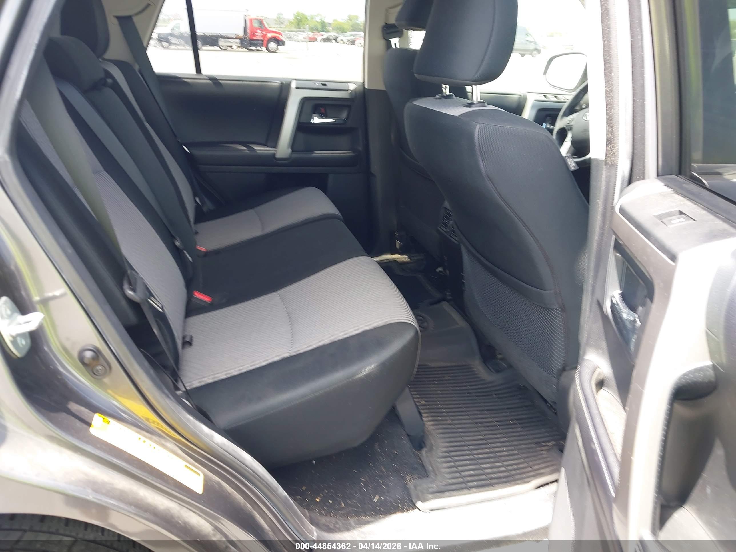 TOYOTA 4RUNNER image 8