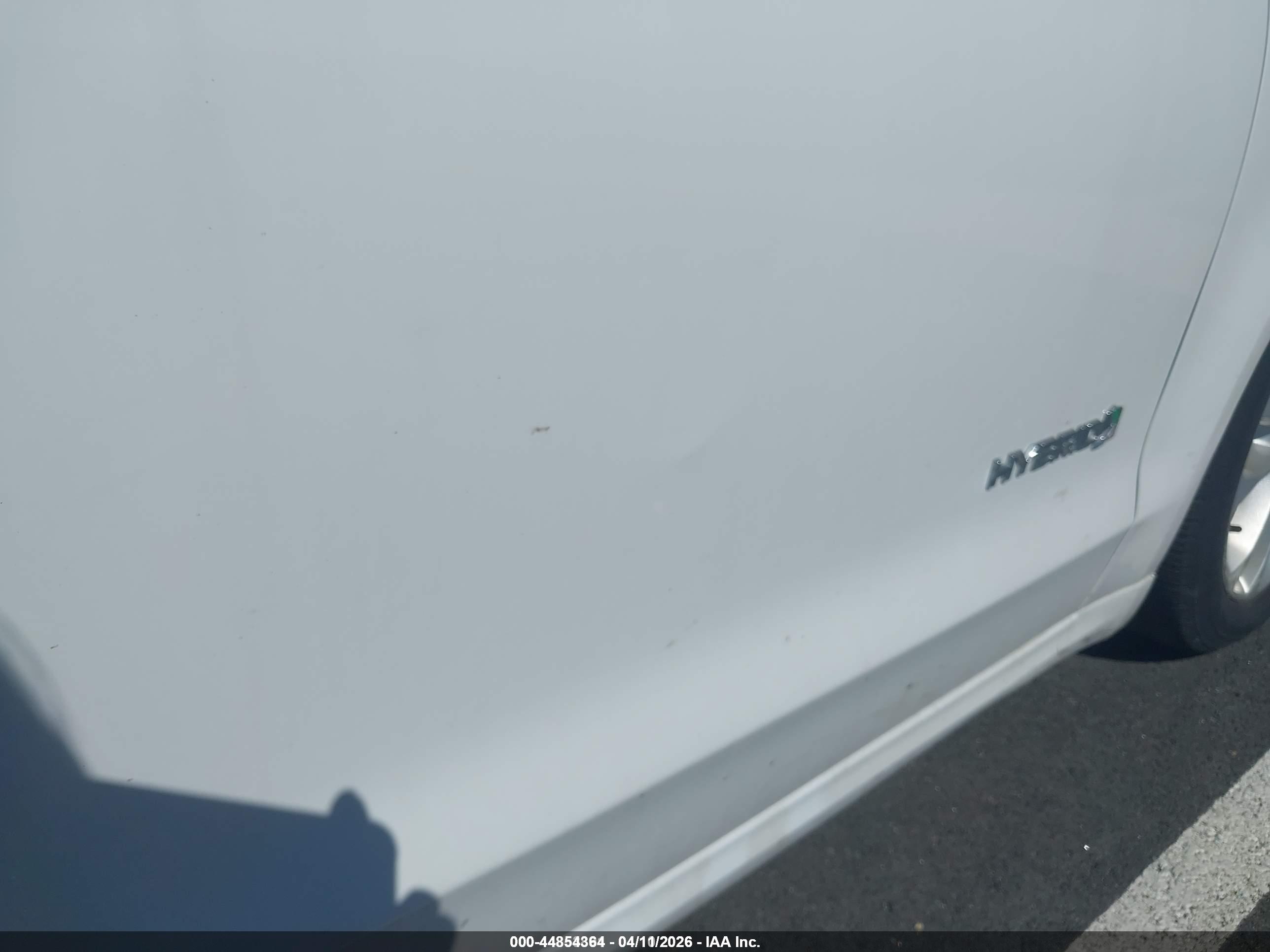 FORD FUSION image 6