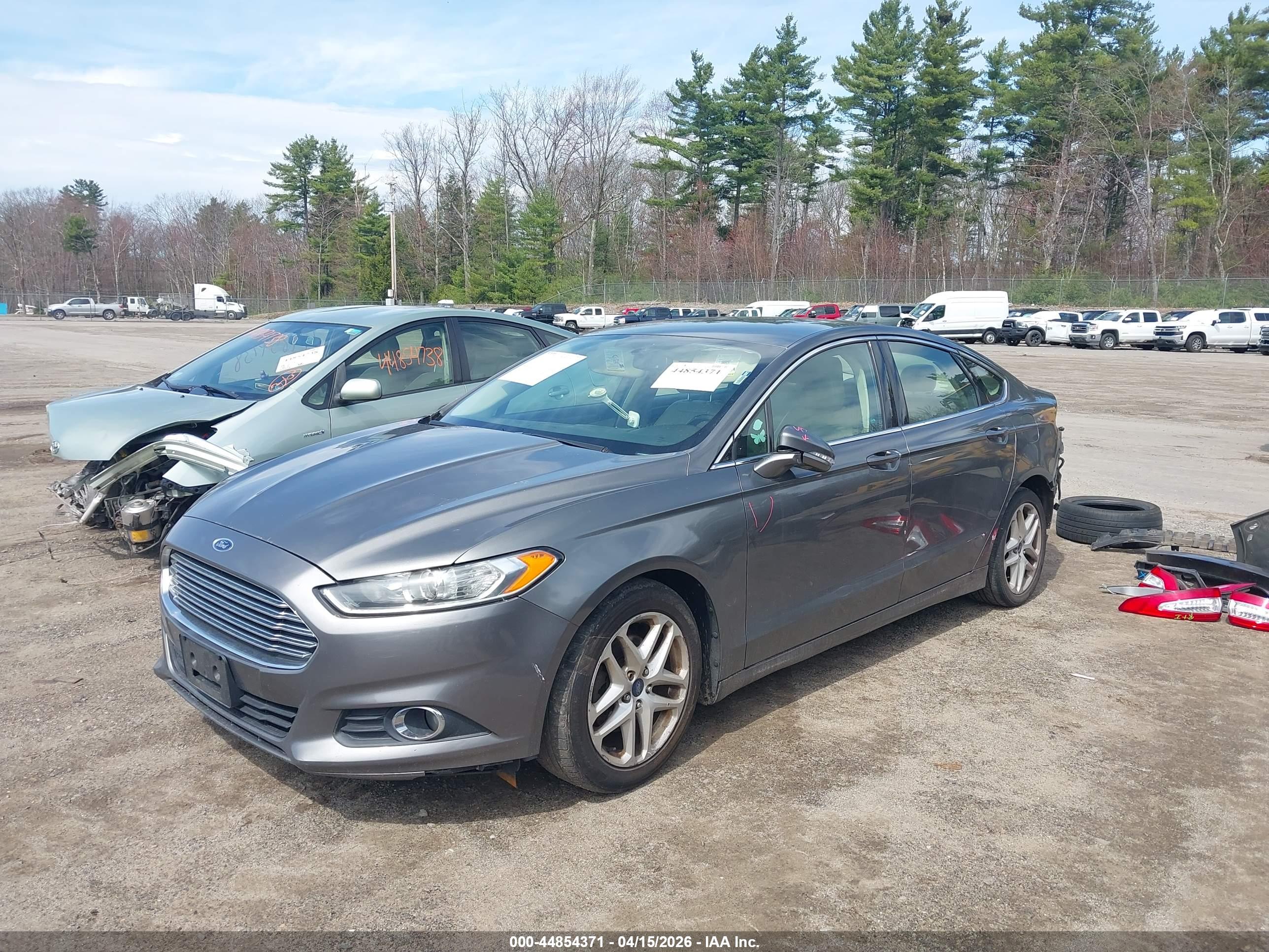FORD FUSION image 2