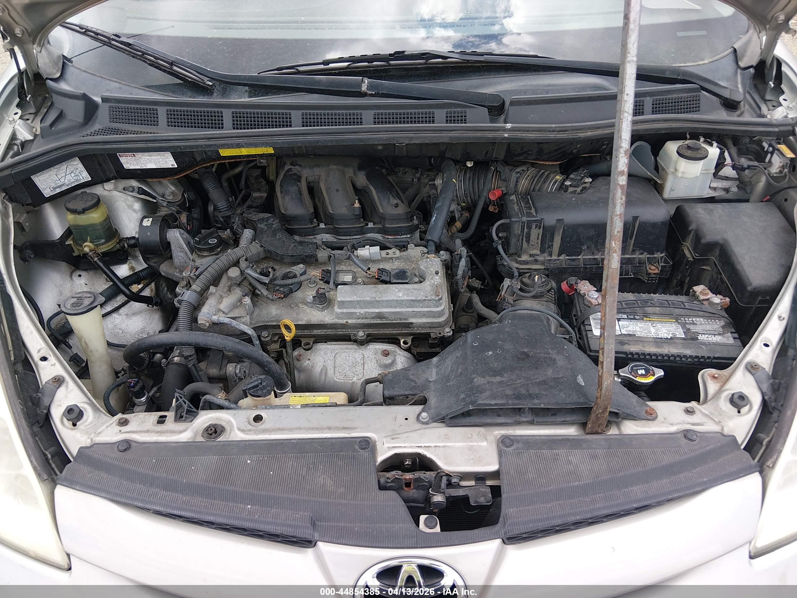 TOYOTA SIENNA image 10