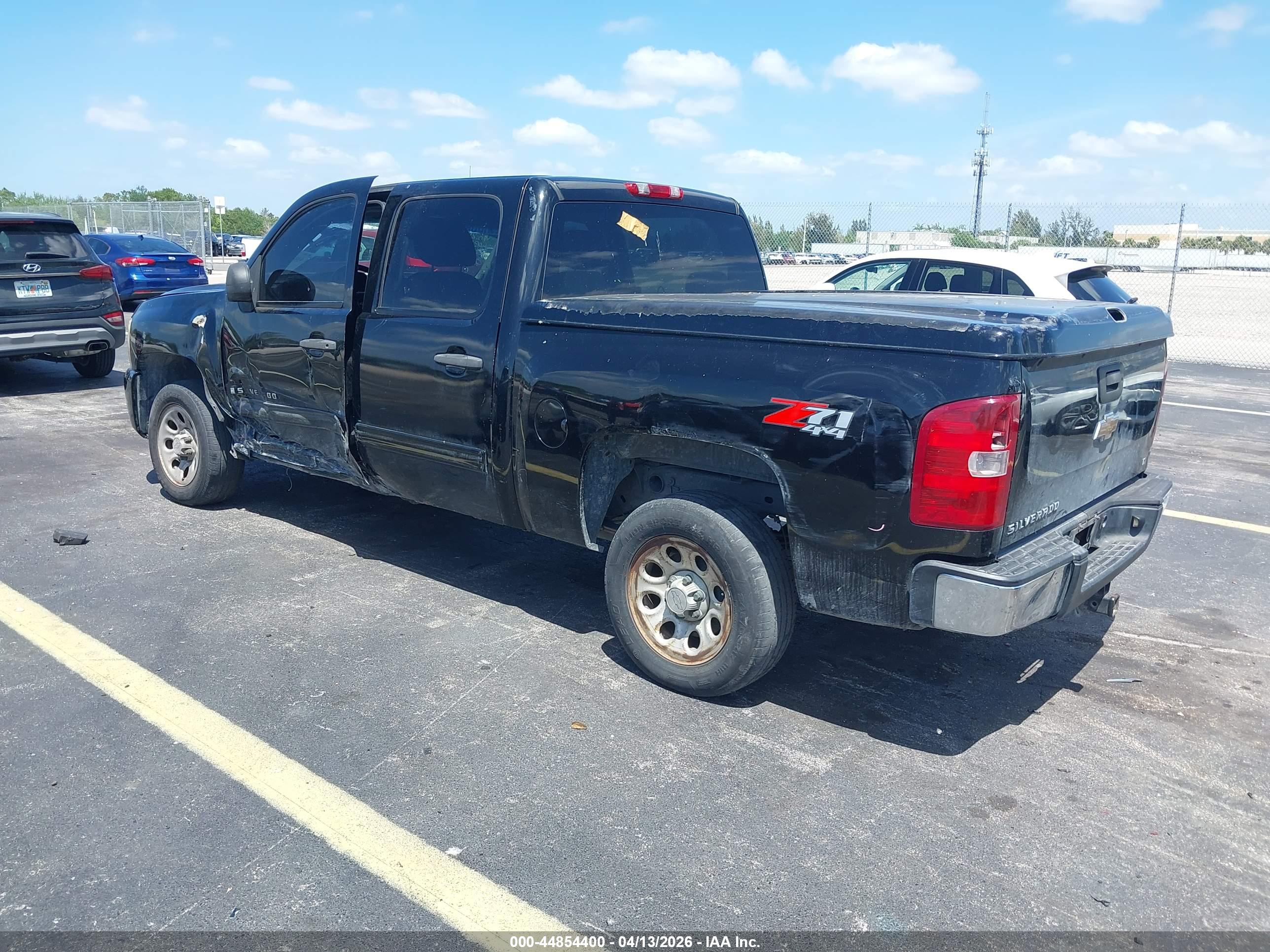 CHEVROLET SILVERADO image 3