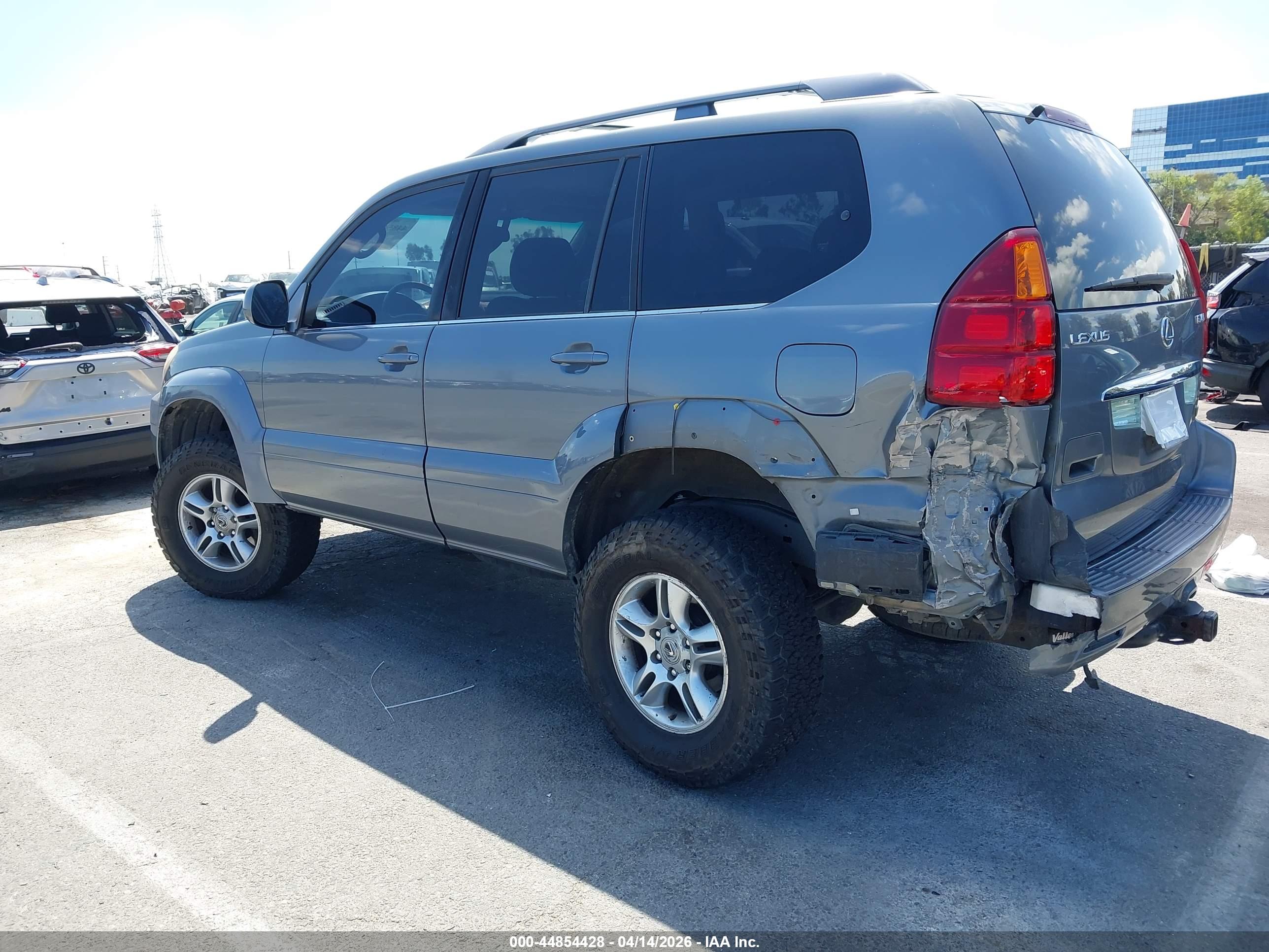 LEXUS GX image 3
