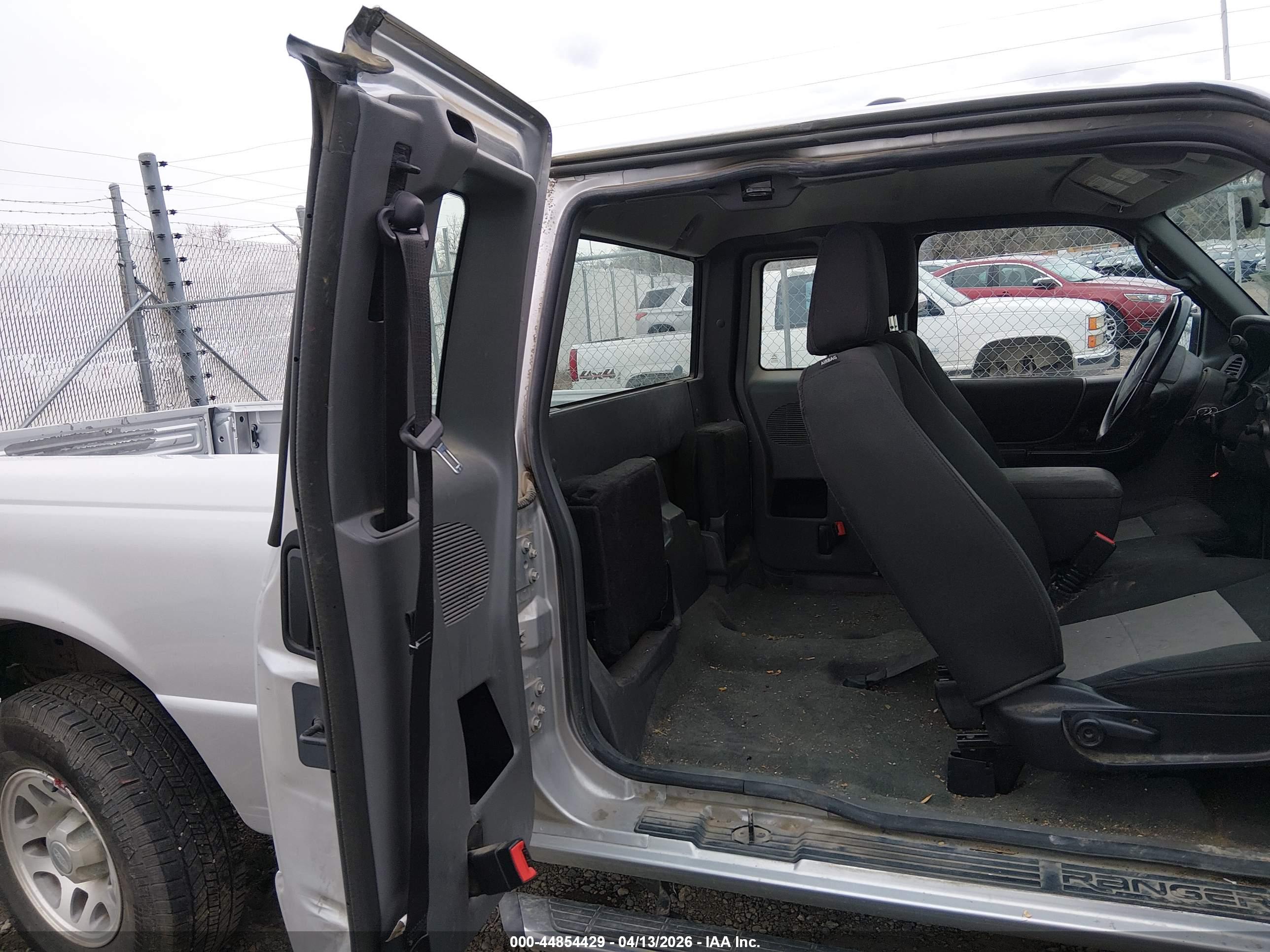 FORD RANGER image 8