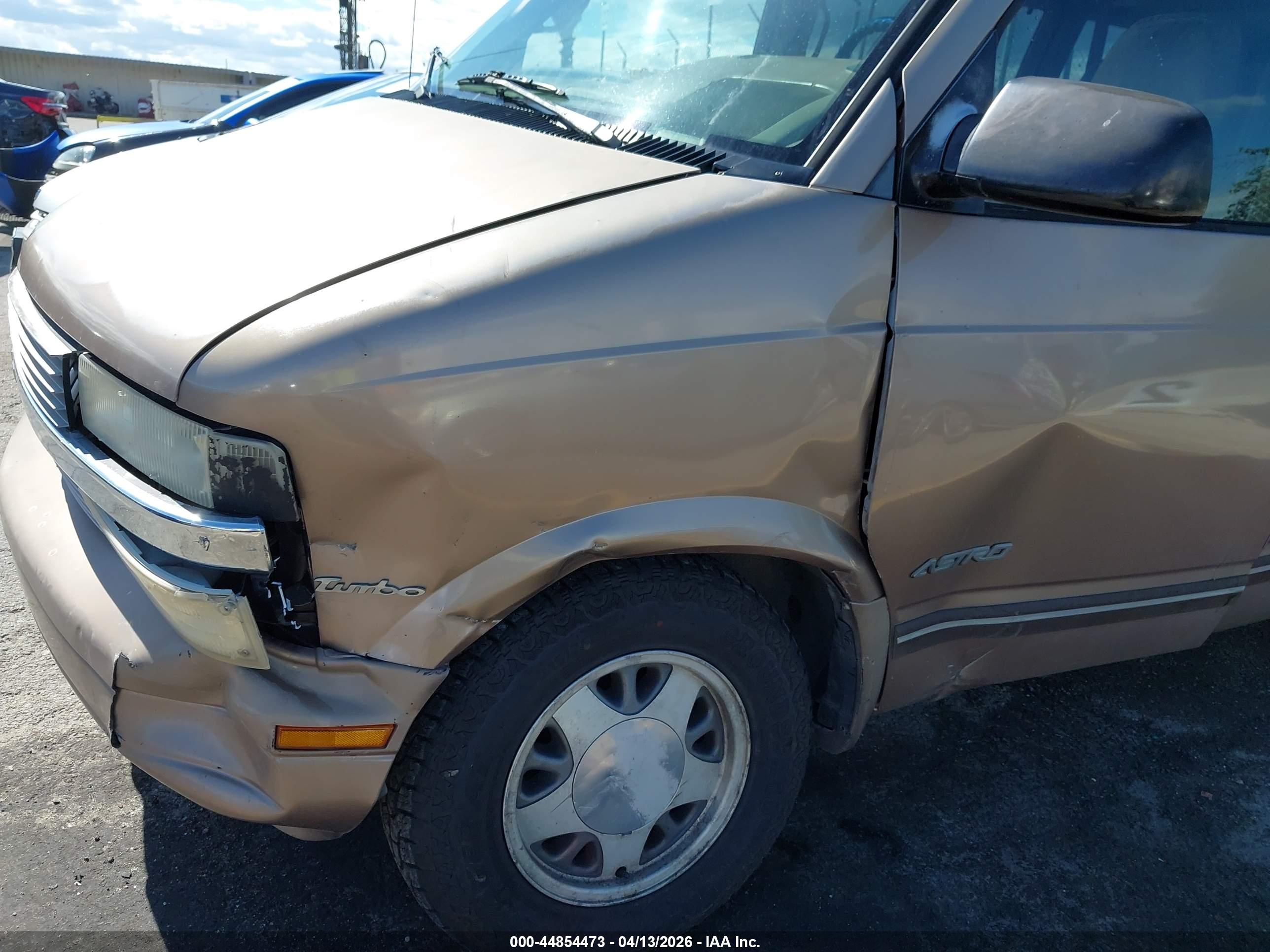 CHEVROLET ASTRO image 6
