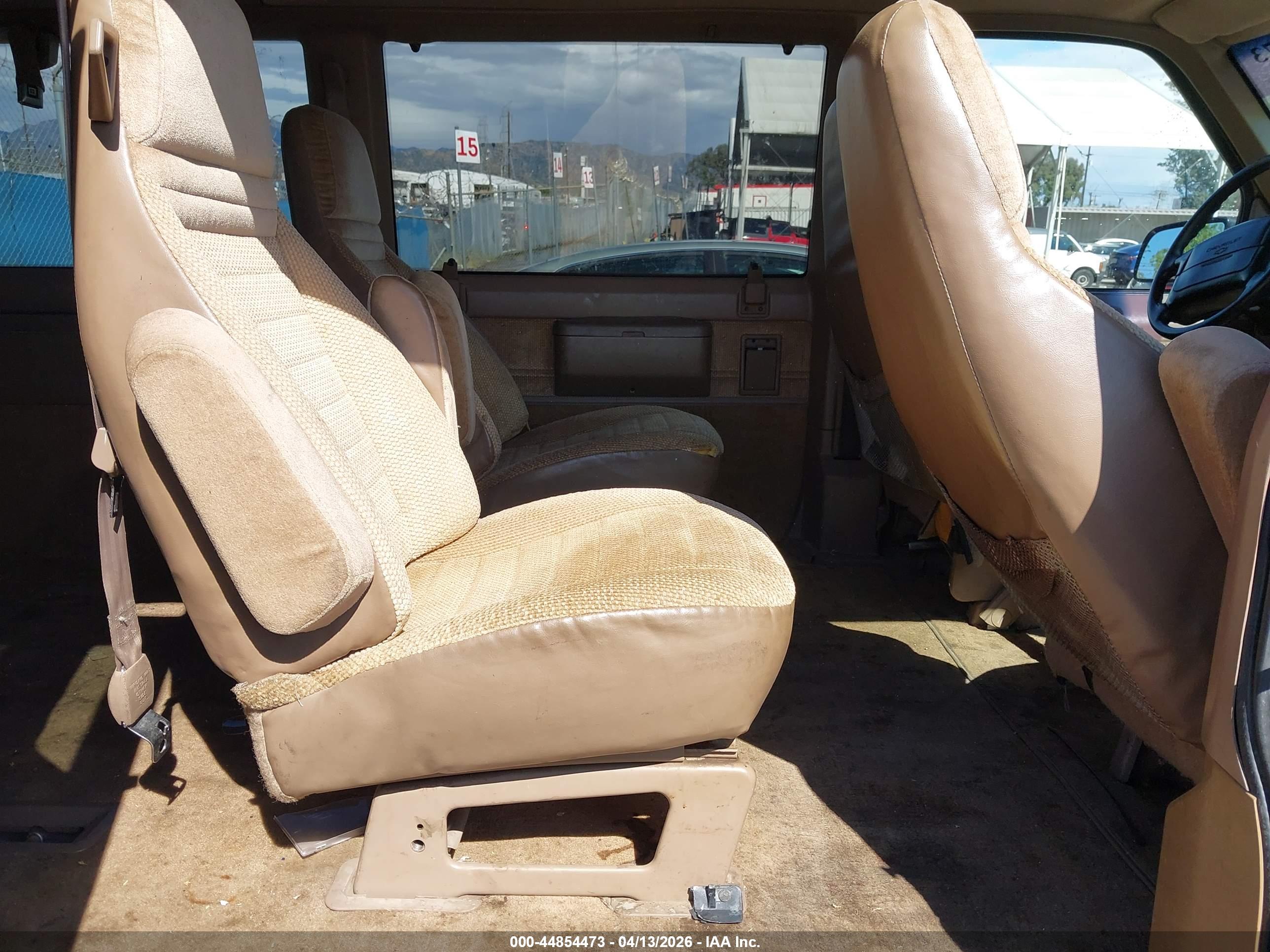 CHEVROLET ASTRO image 8