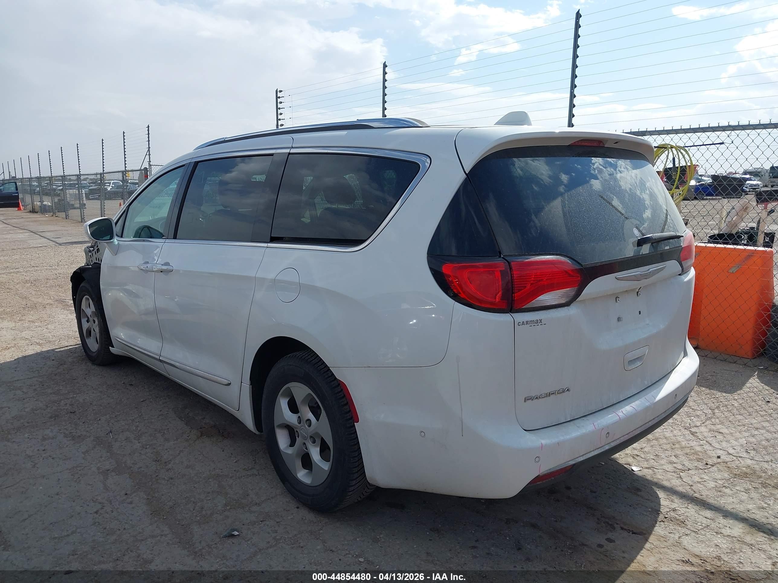 CHRYSLER PACIFICA image 3