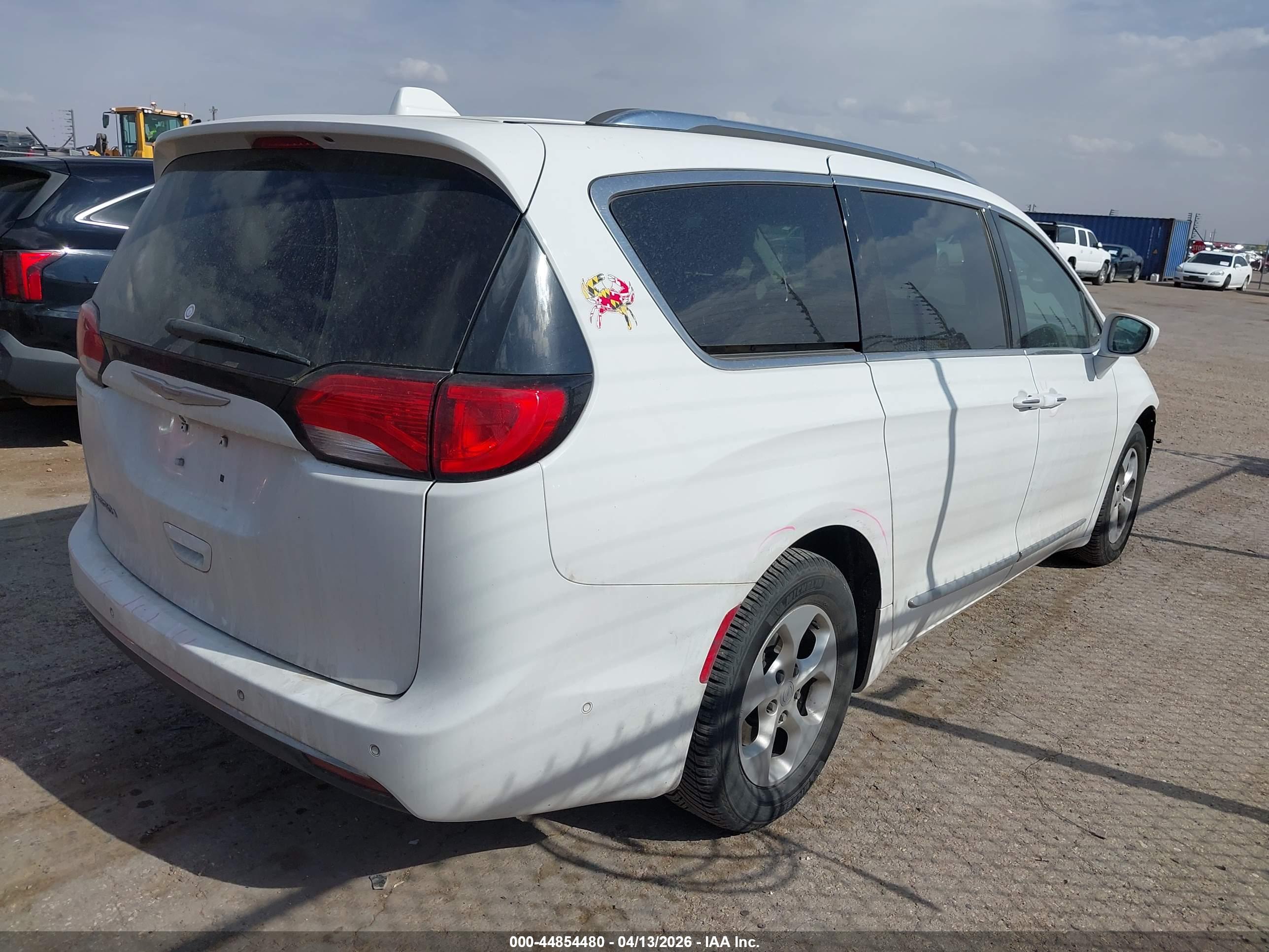 CHRYSLER PACIFICA image 4