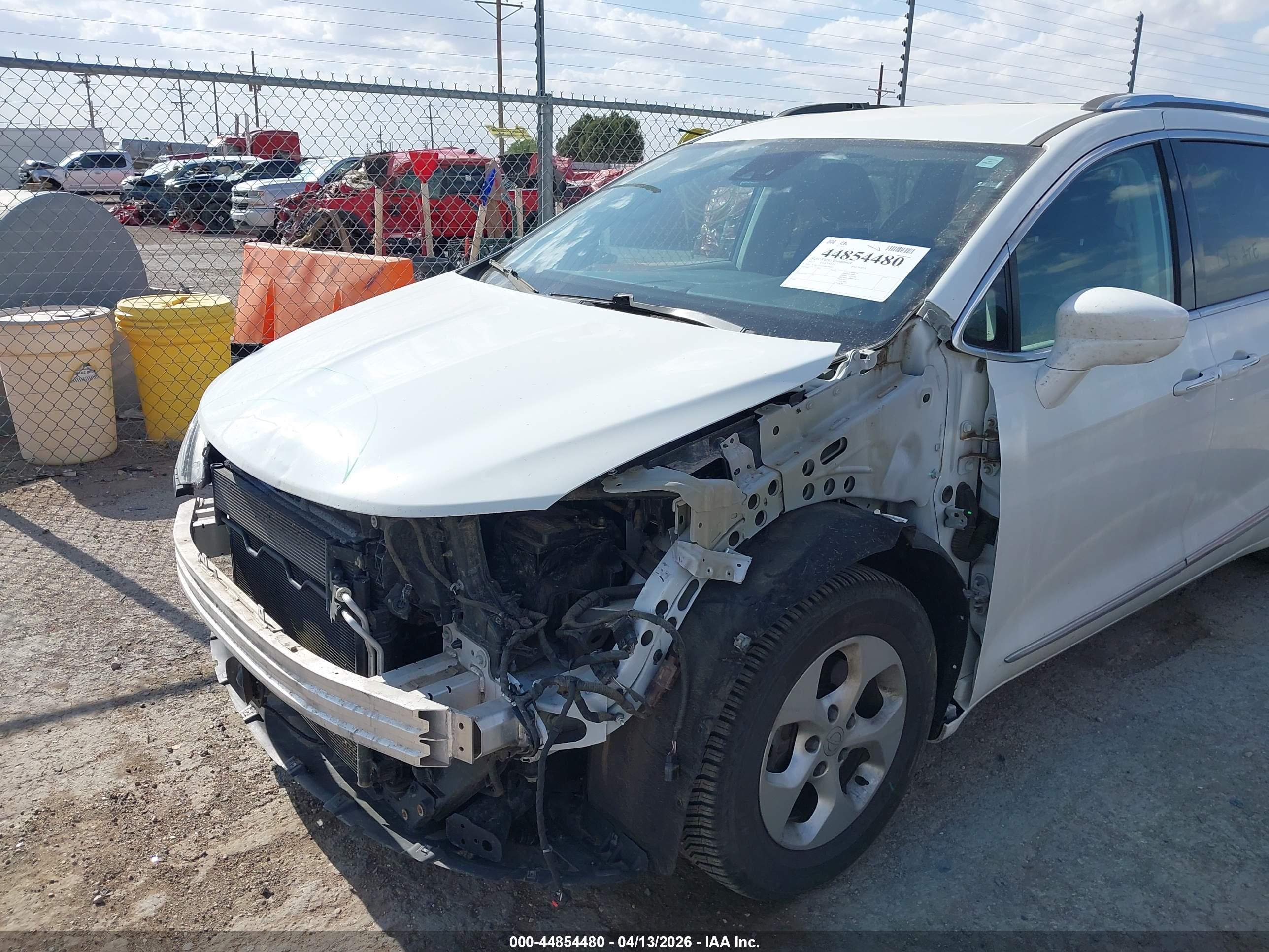 CHRYSLER PACIFICA image 6