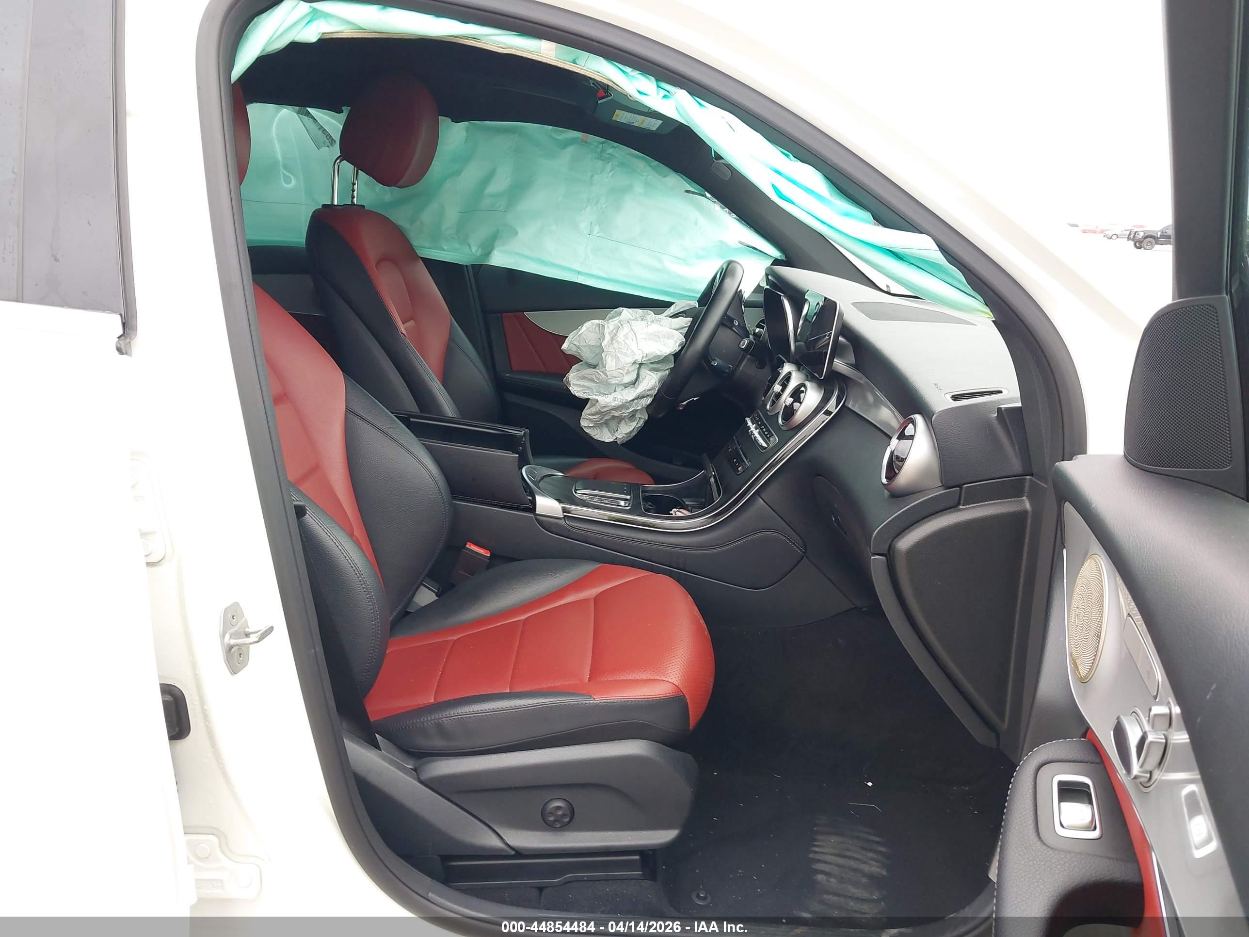 MERCEDES-BENZ GLC image 5