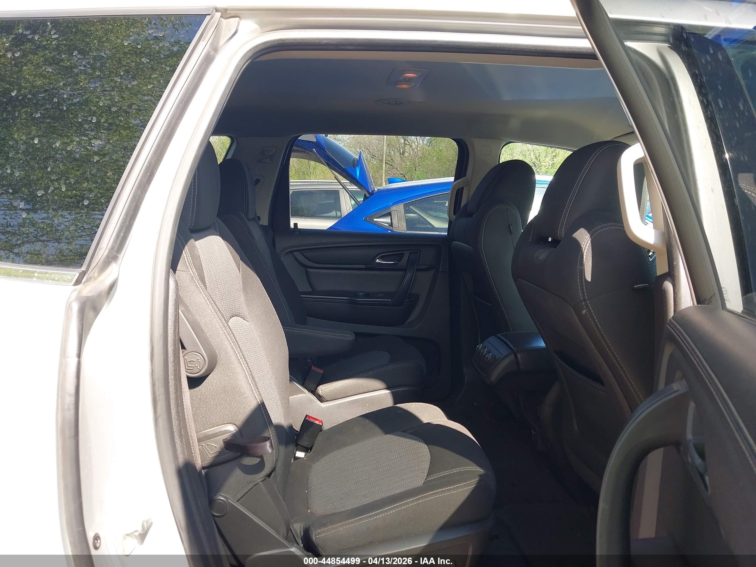 CHEVROLET TRAVERSE image 8