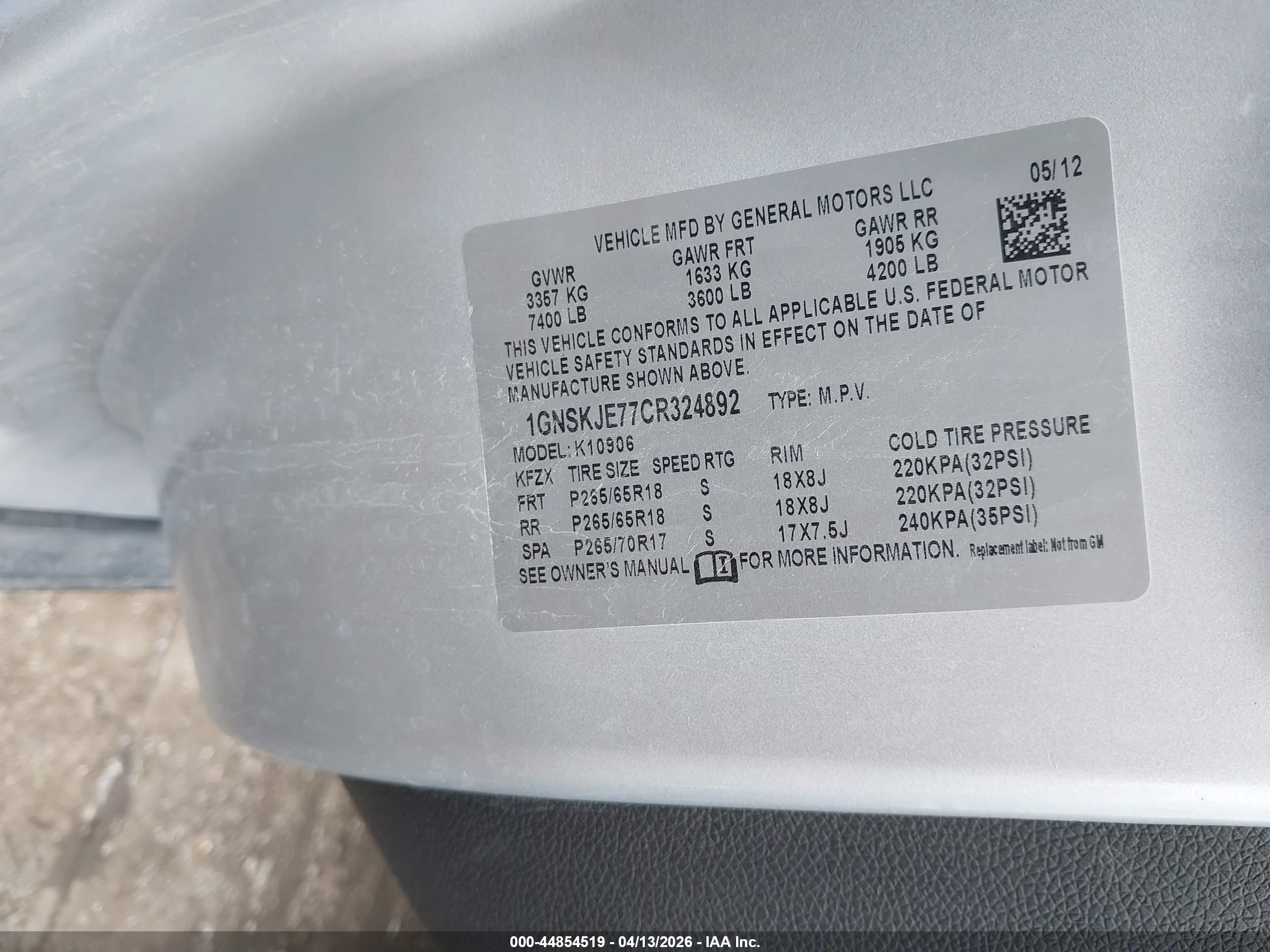 CHEVROLET SUBURBAN image 9