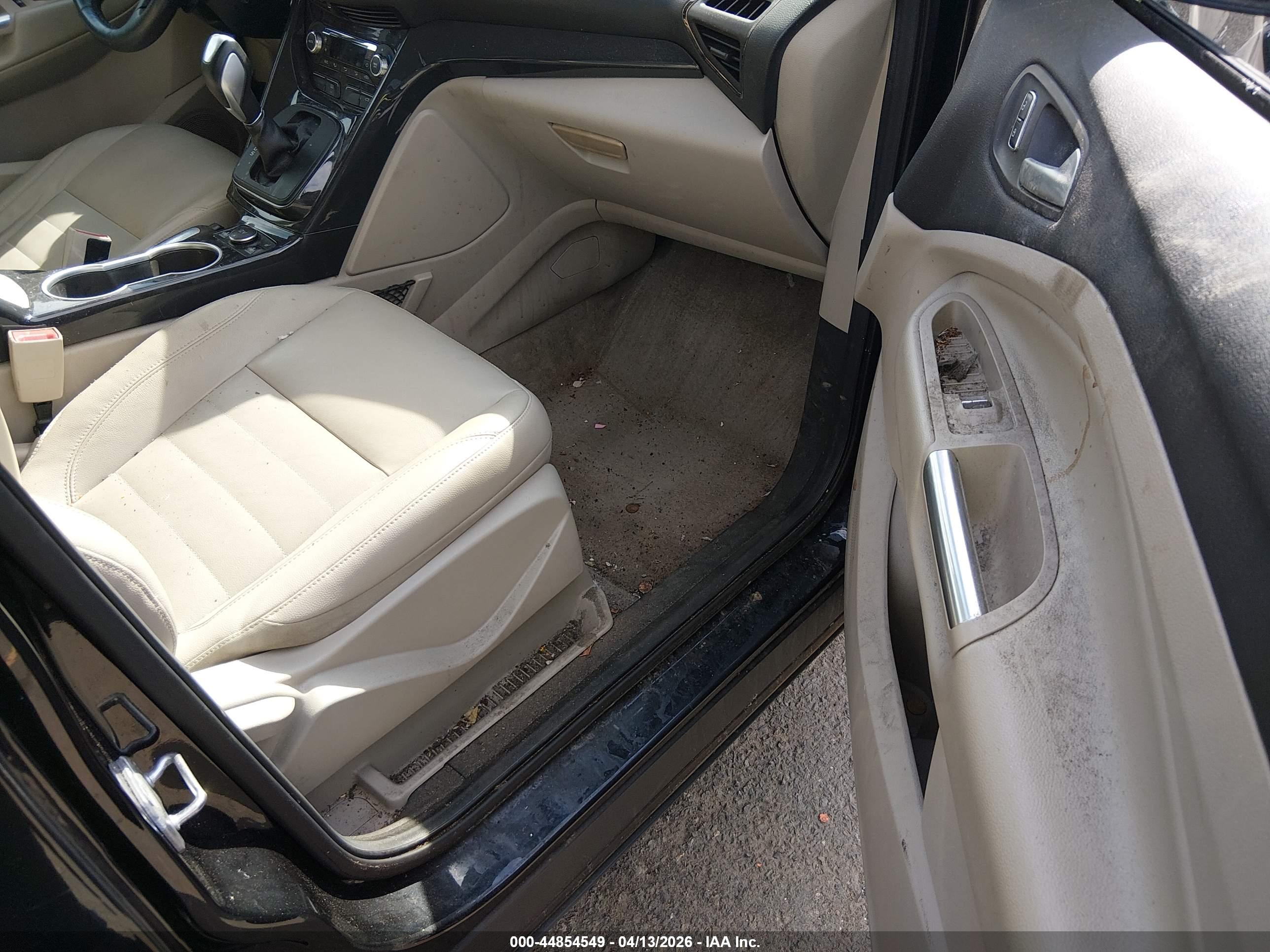 FORD ESCAPE image 5