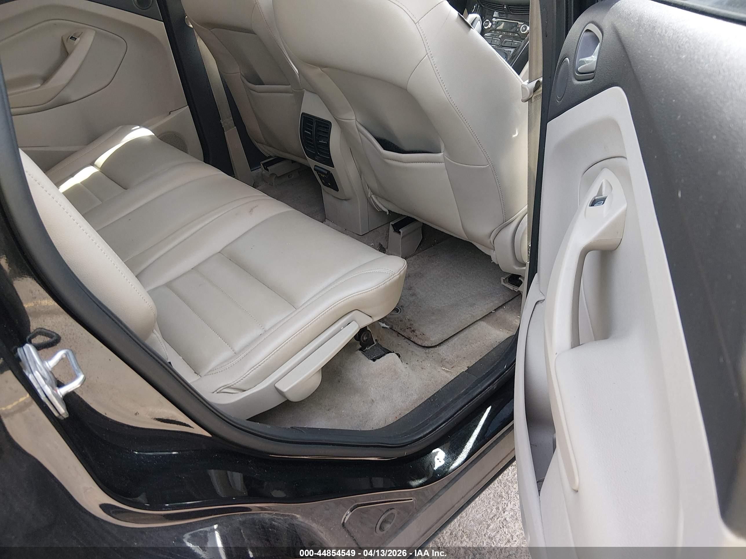 FORD ESCAPE image 8