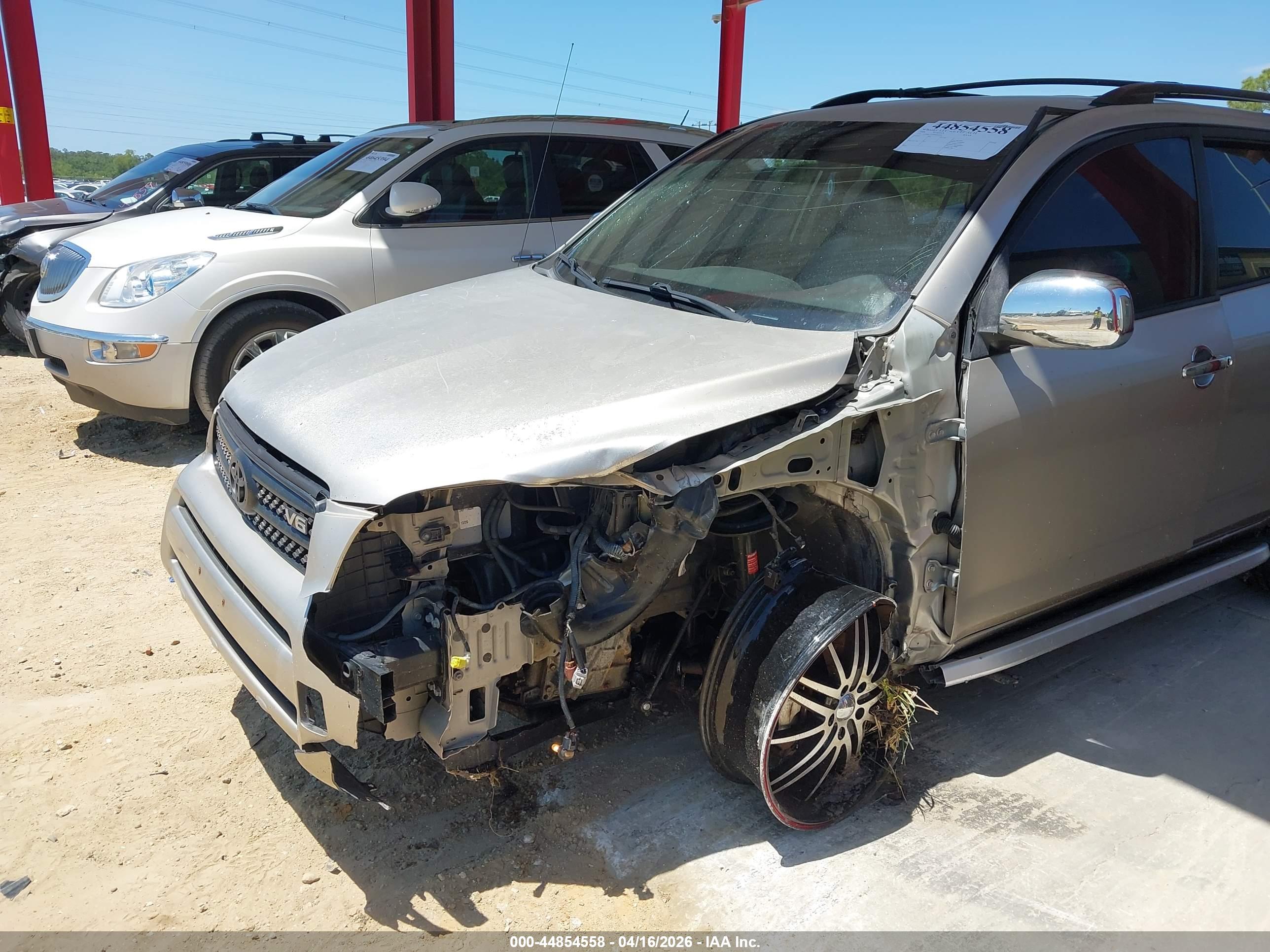 TOYOTA RAV4 image 6
