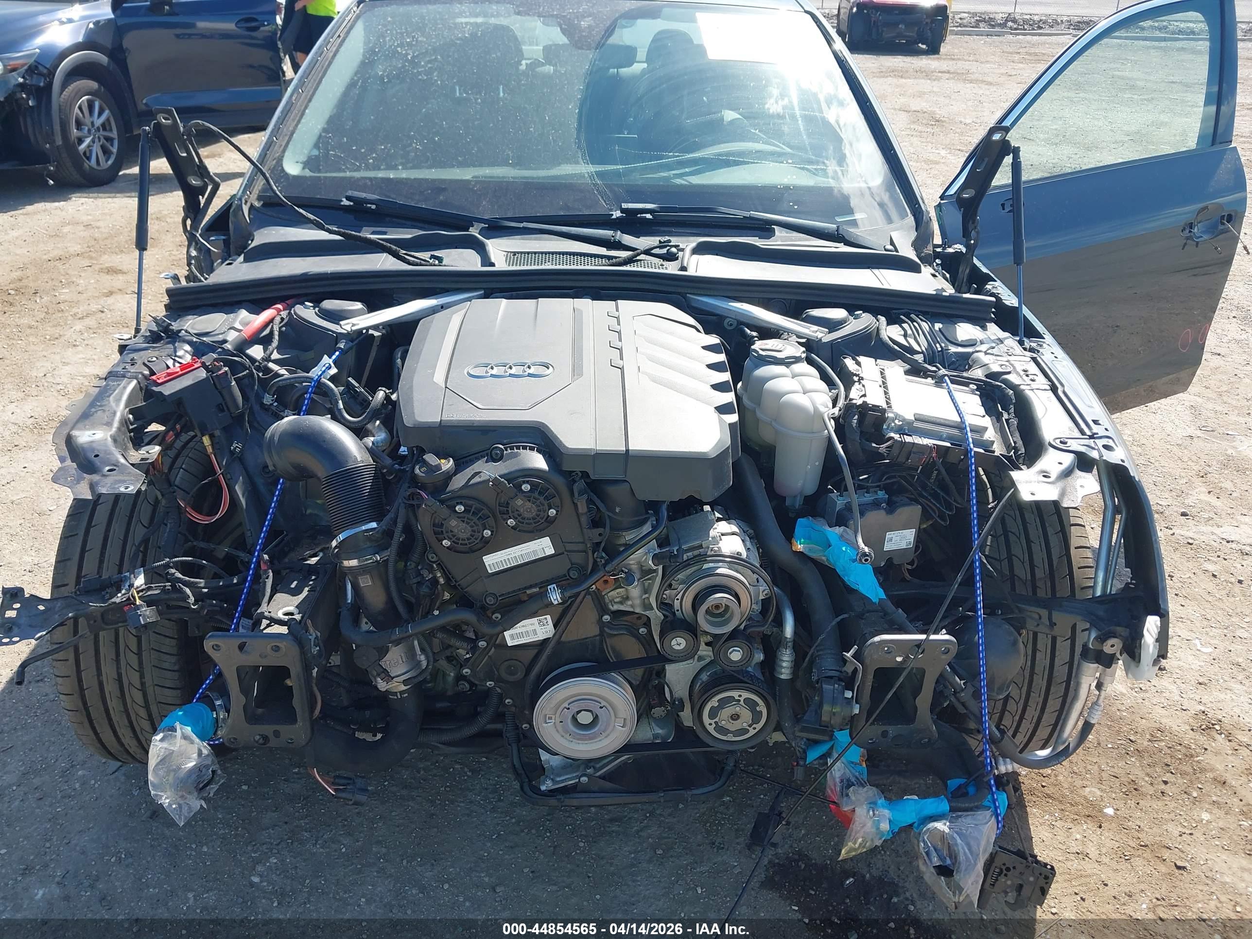 AUDI A4 image 10
