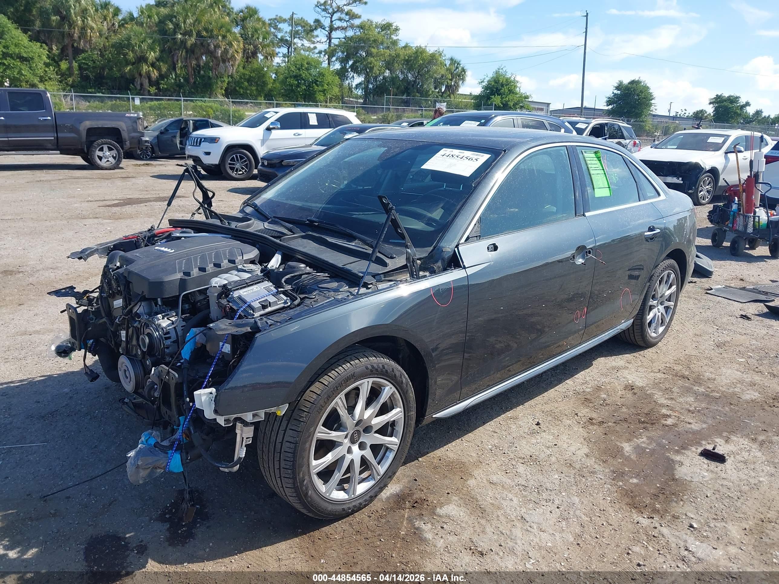 AUDI A4 image 2