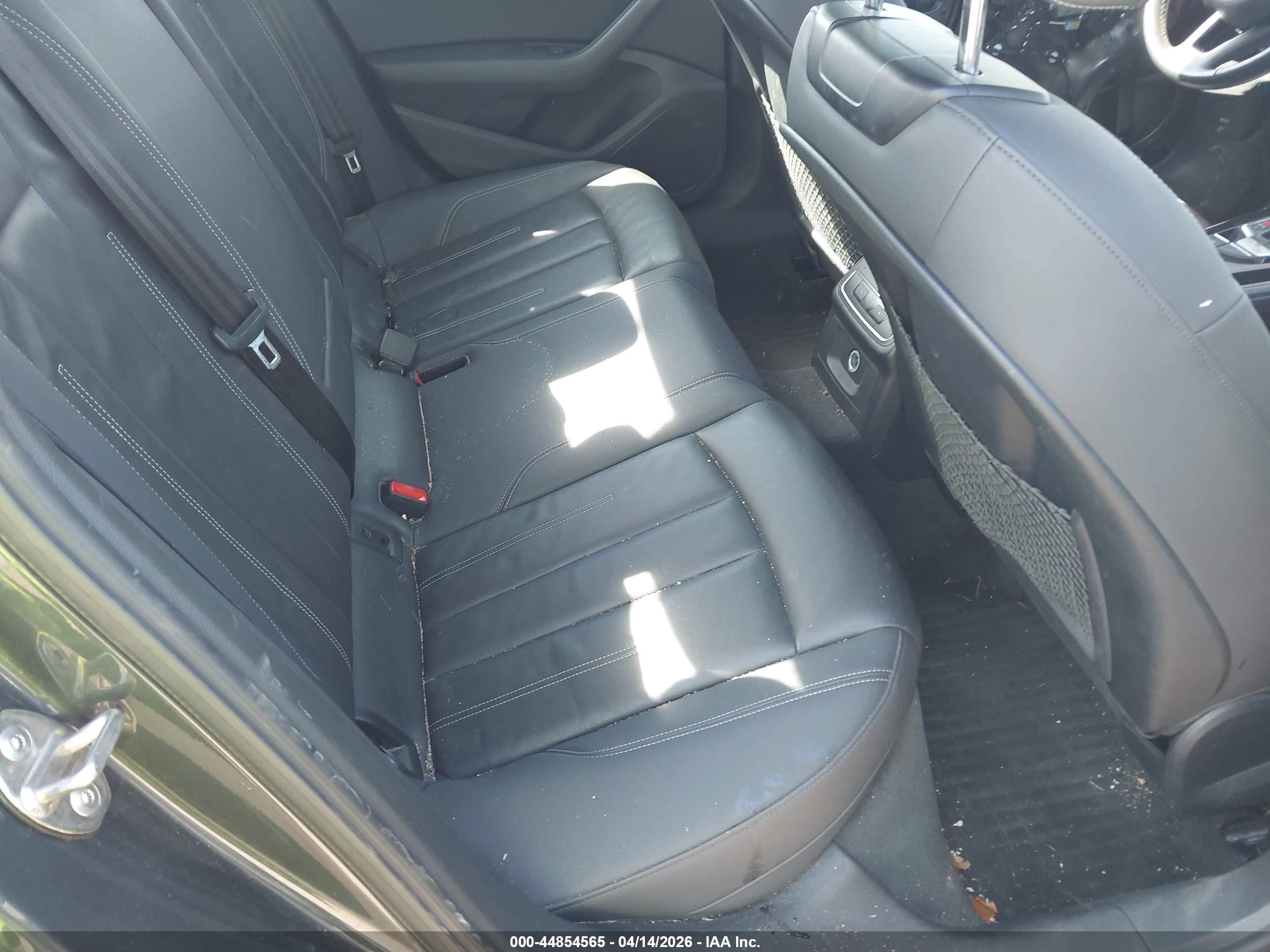 AUDI A4 image 8