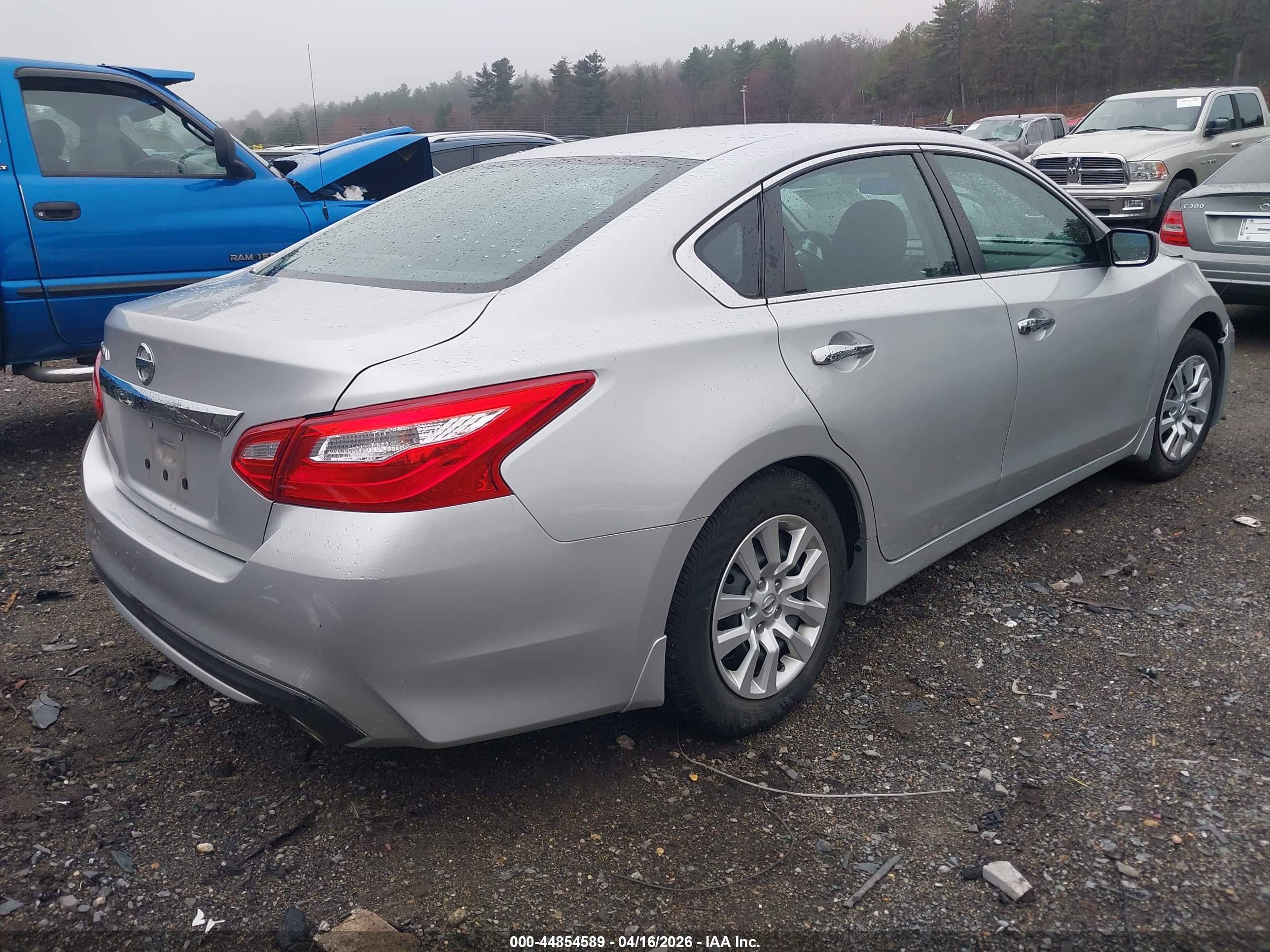 NISSAN ALTIMA image 4