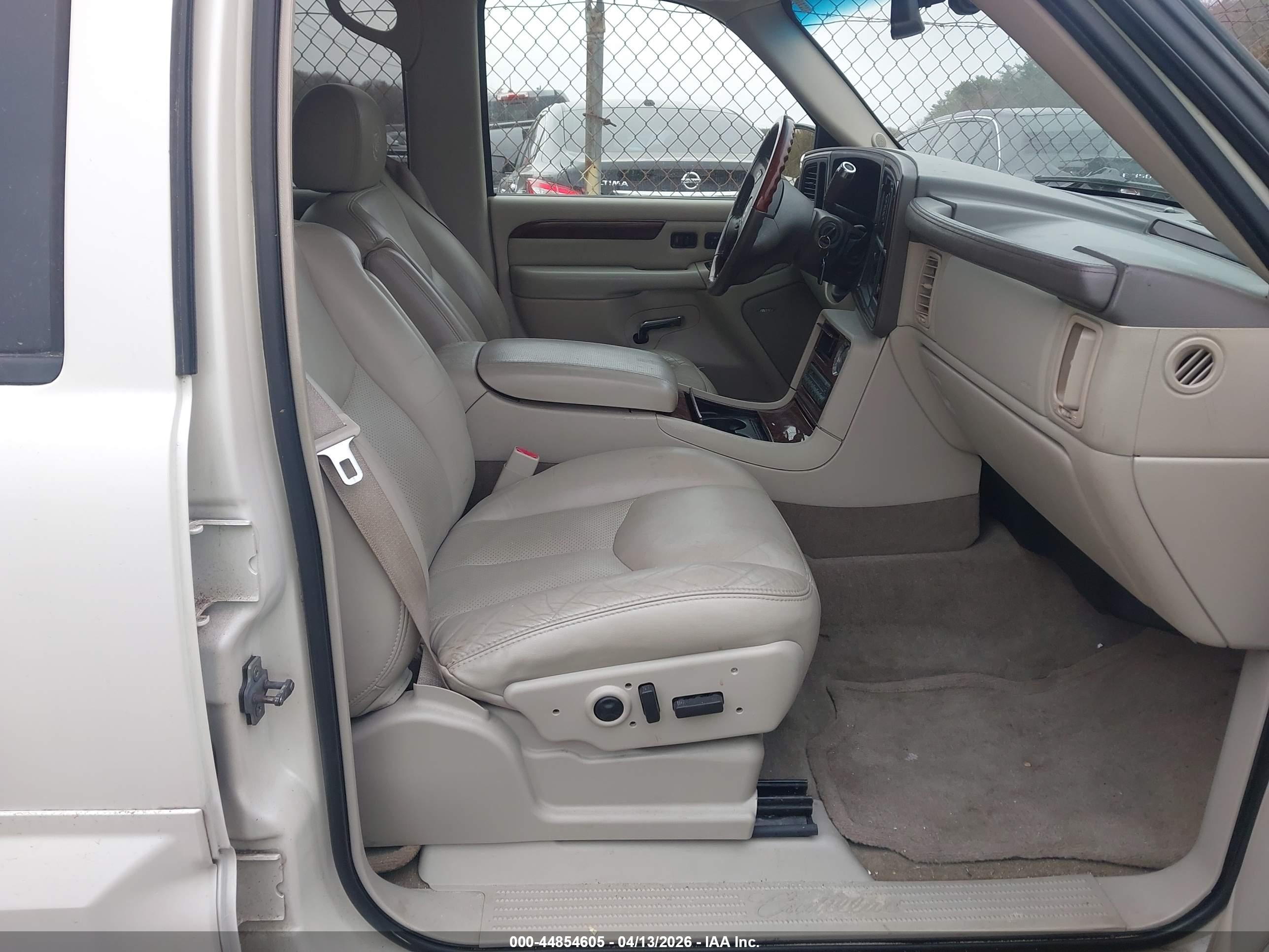 CADILLAC ESCALADE image 5
