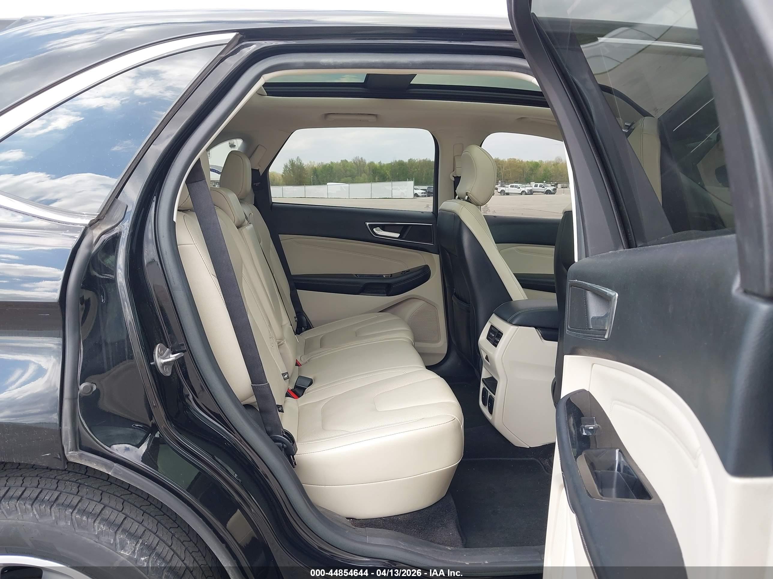 FORD EDGE image 8
