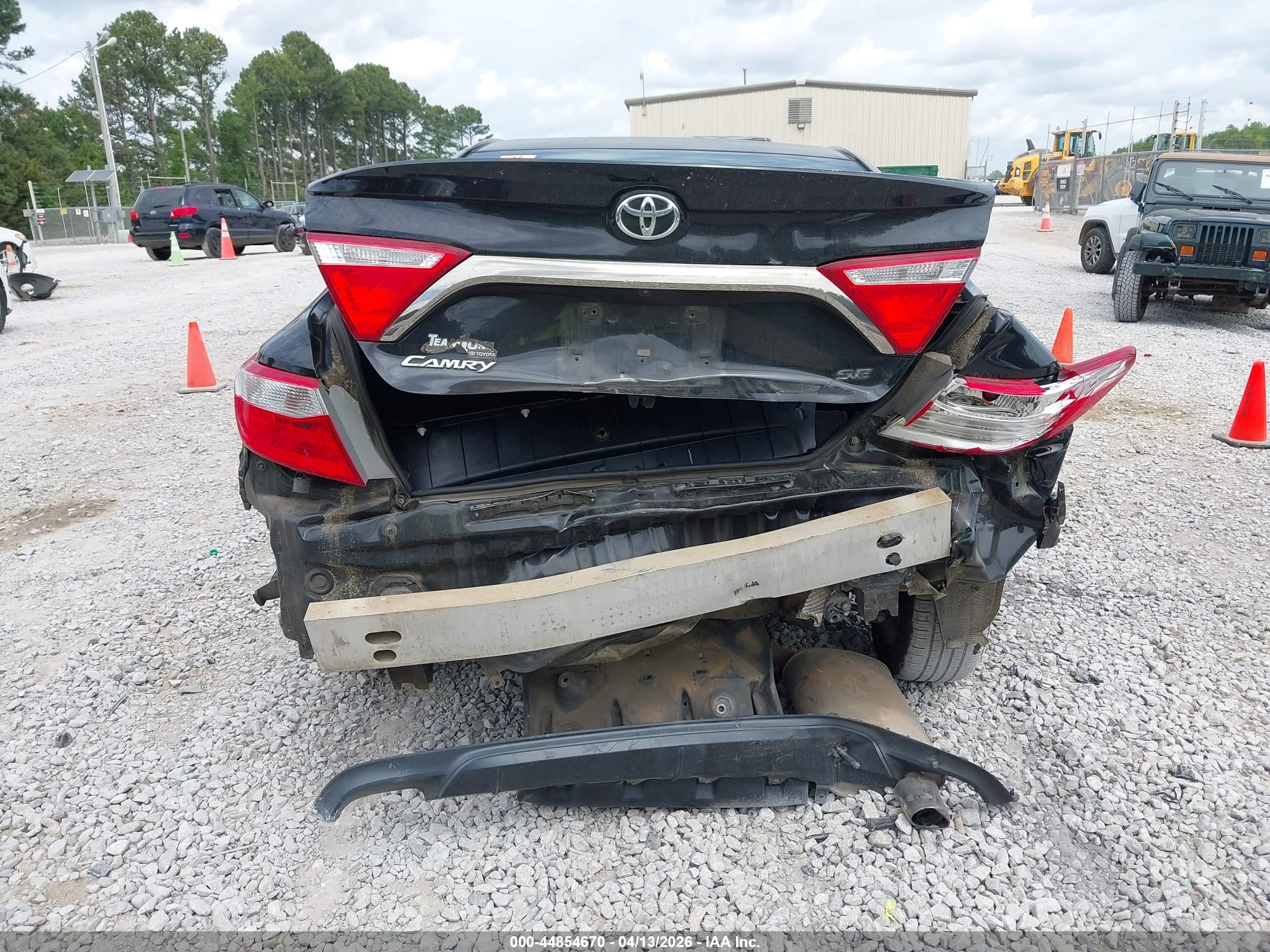 TOYOTA CAMRY image 6