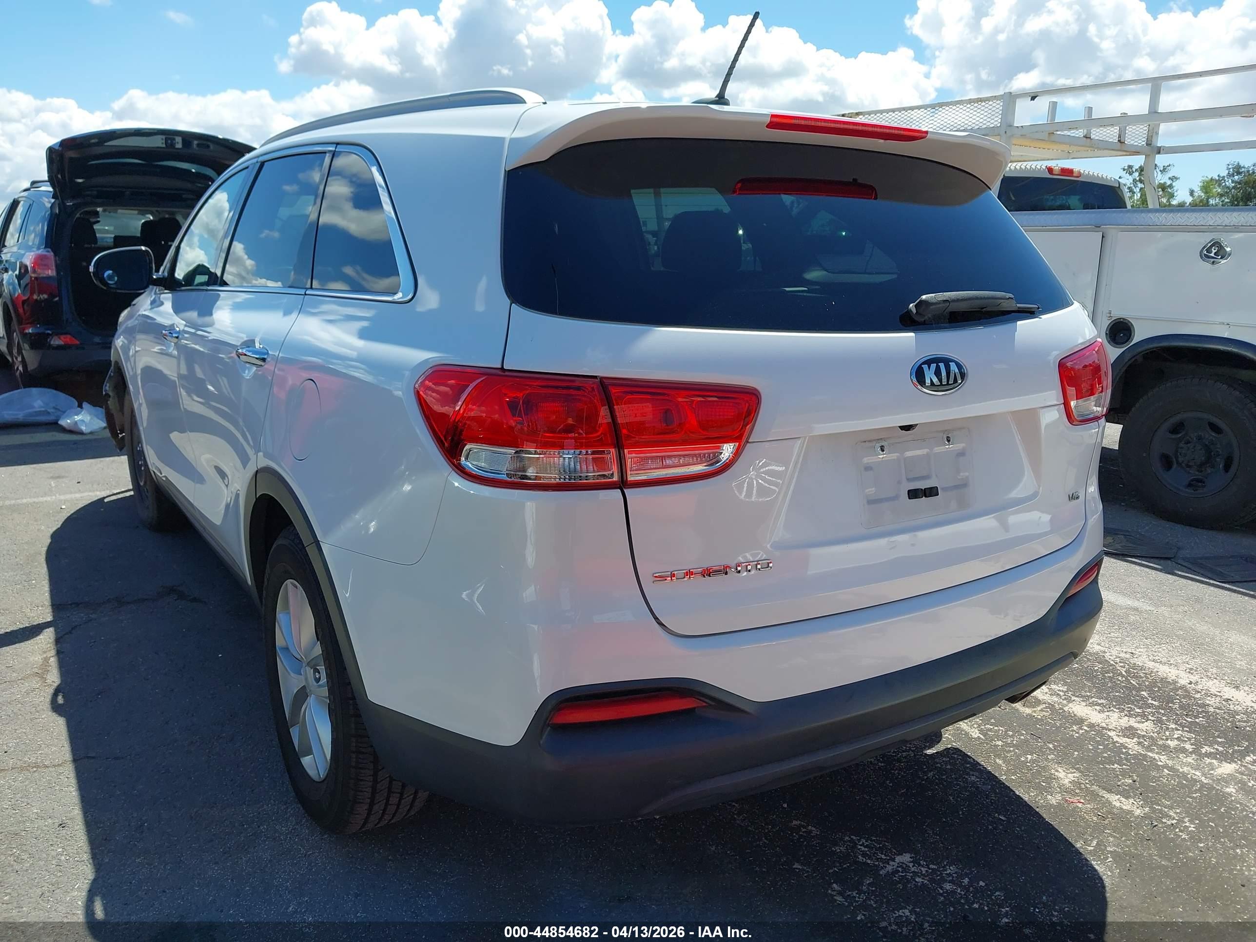 KIA SORENTO image 3