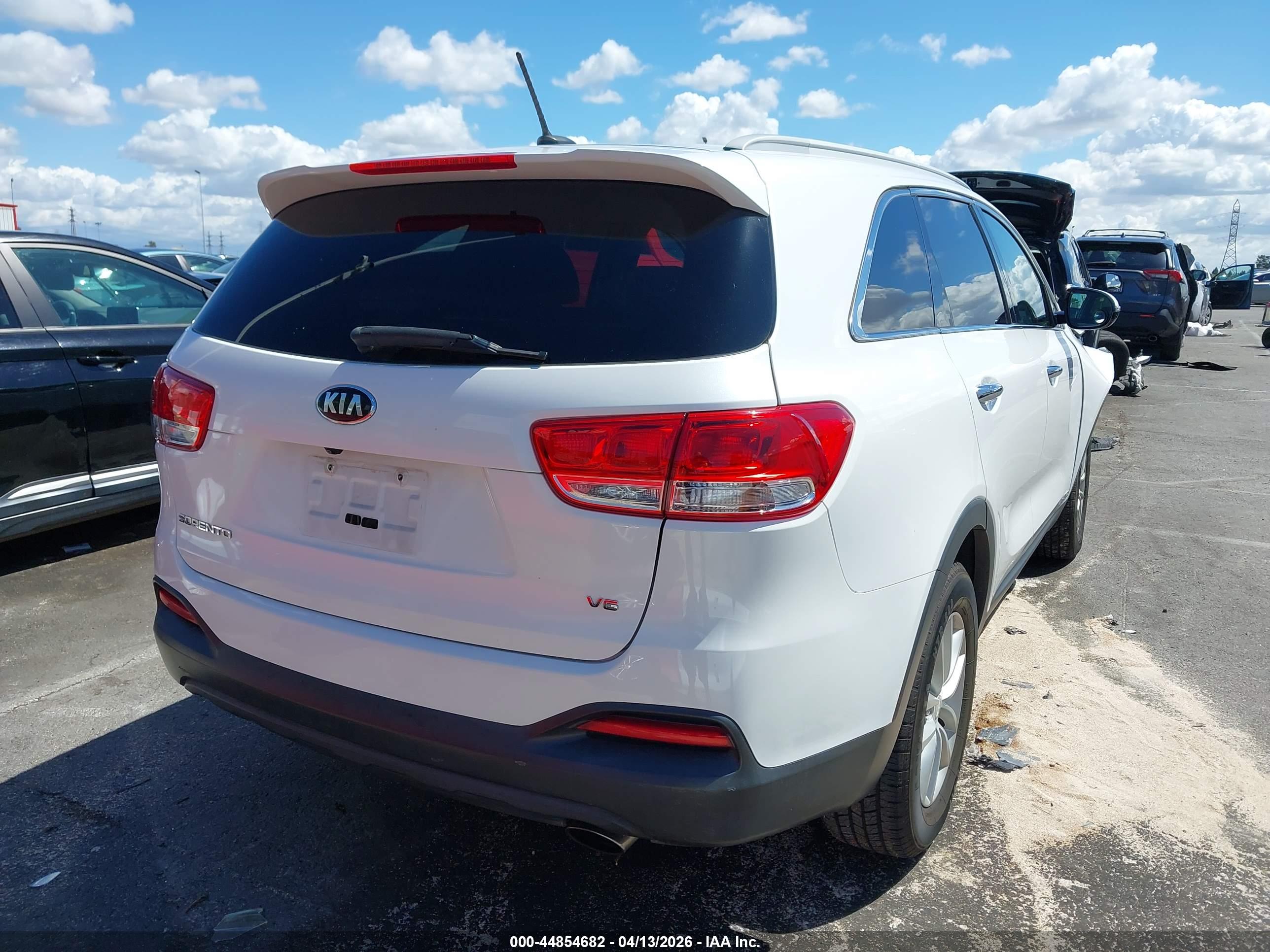 KIA SORENTO image 4