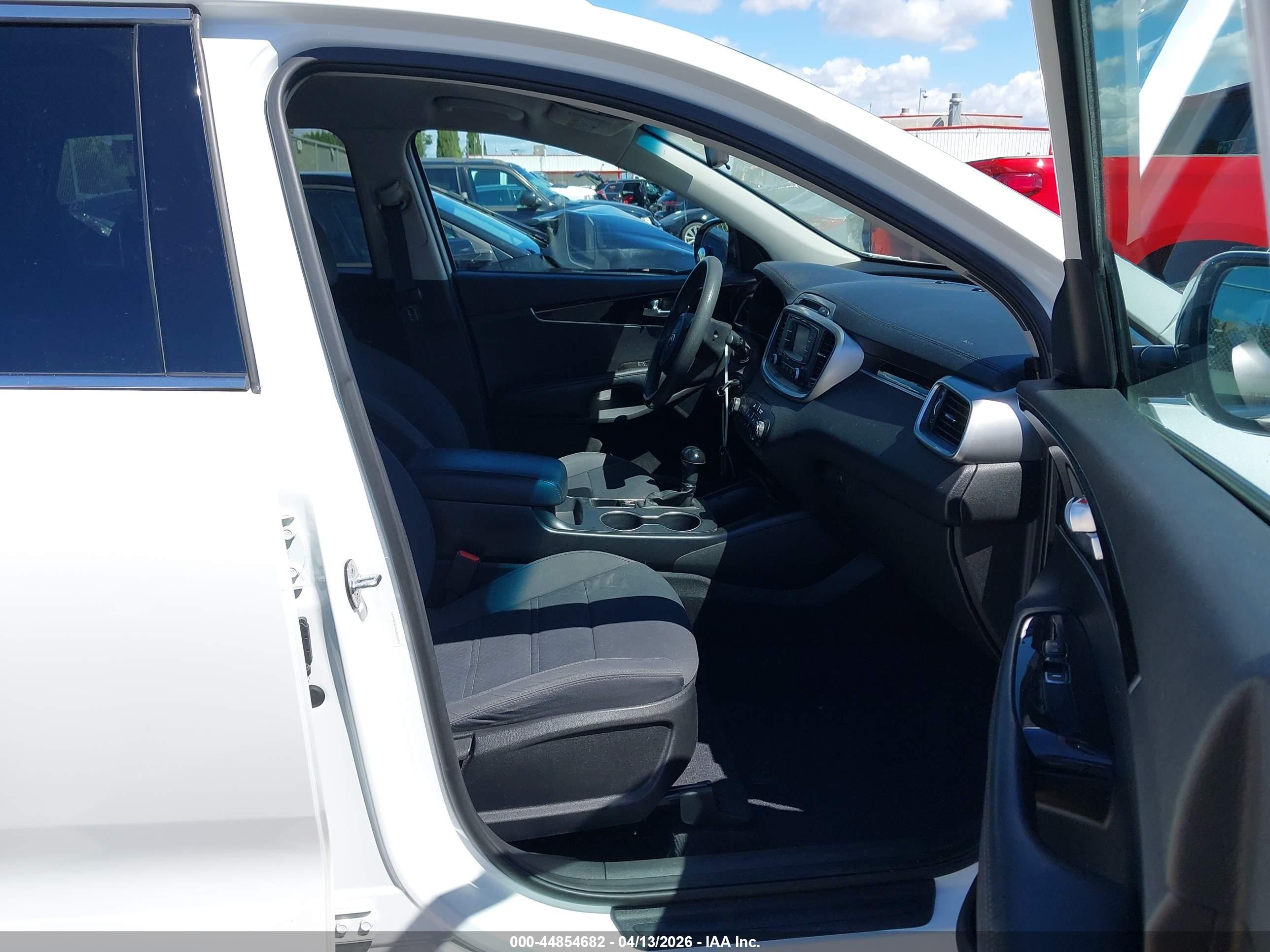KIA SORENTO image 5