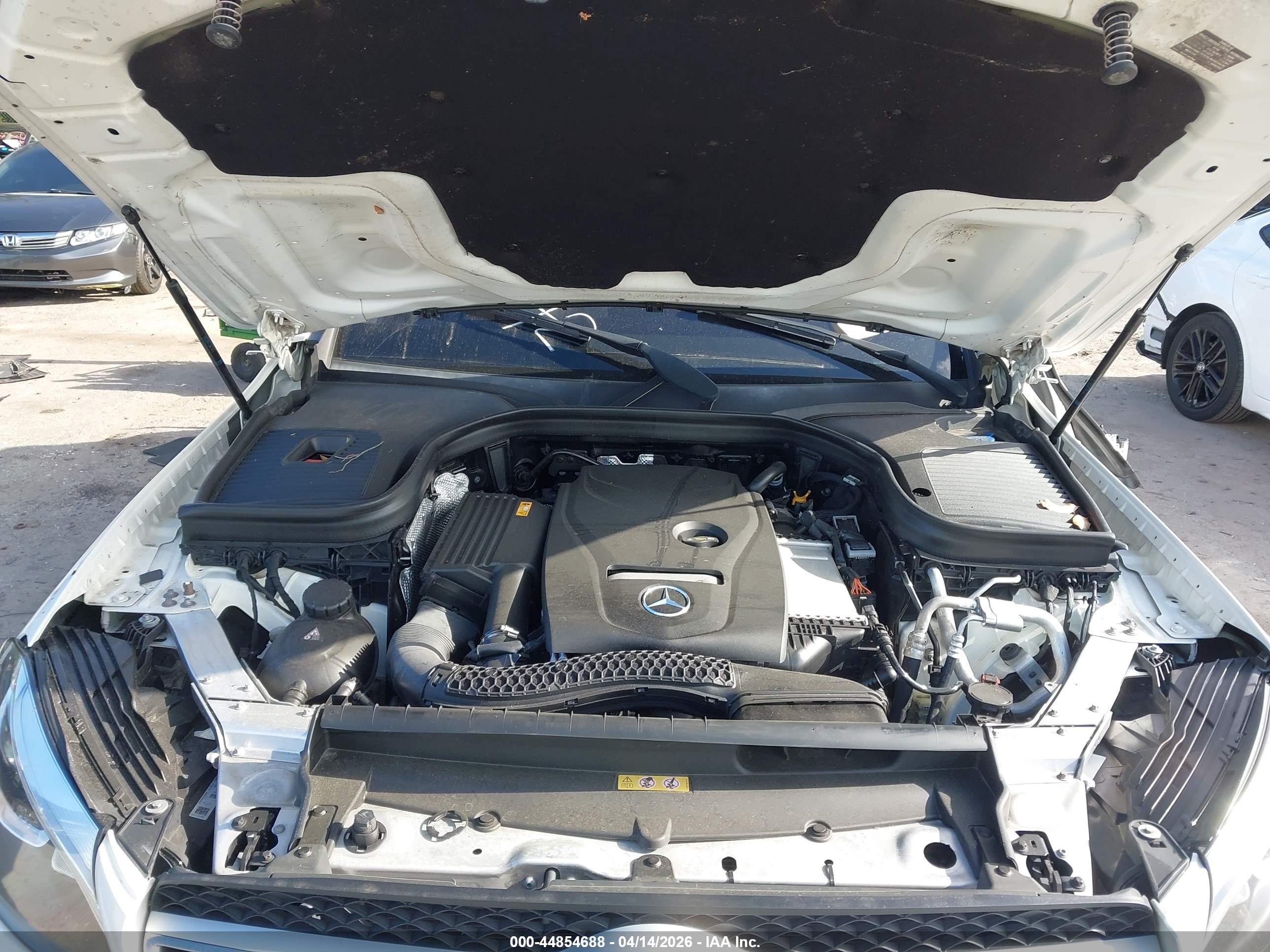 MERCEDES-BENZ GLC image 10