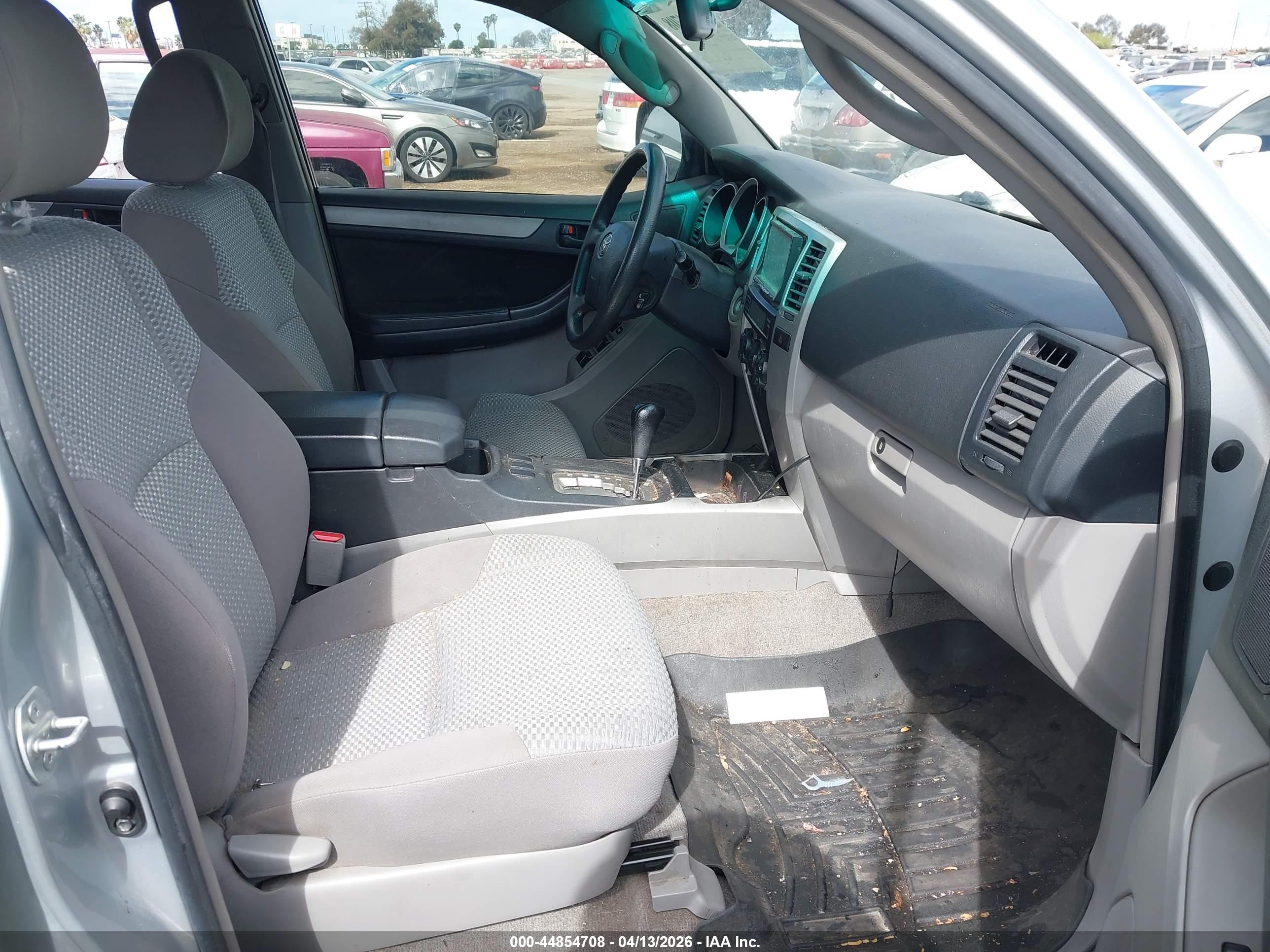 TOYOTA 4RUNNER image 5