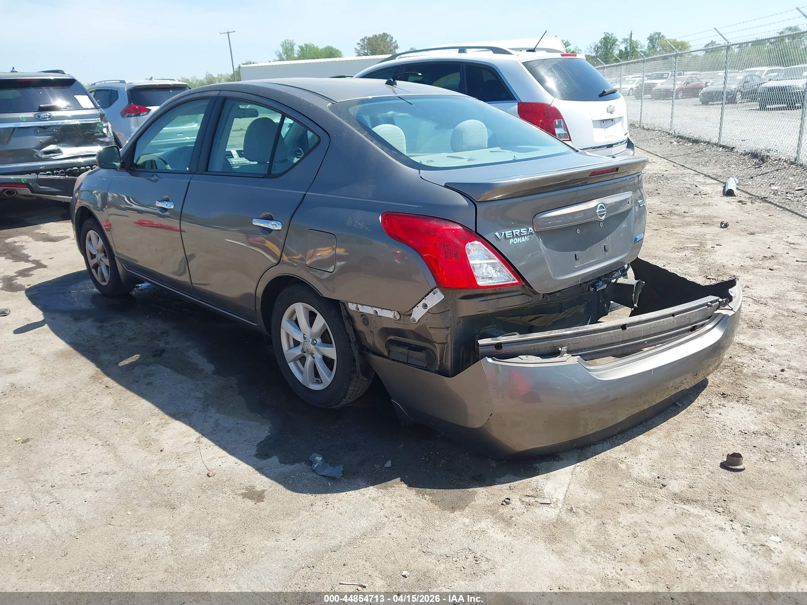 NISSAN VERSA image 3