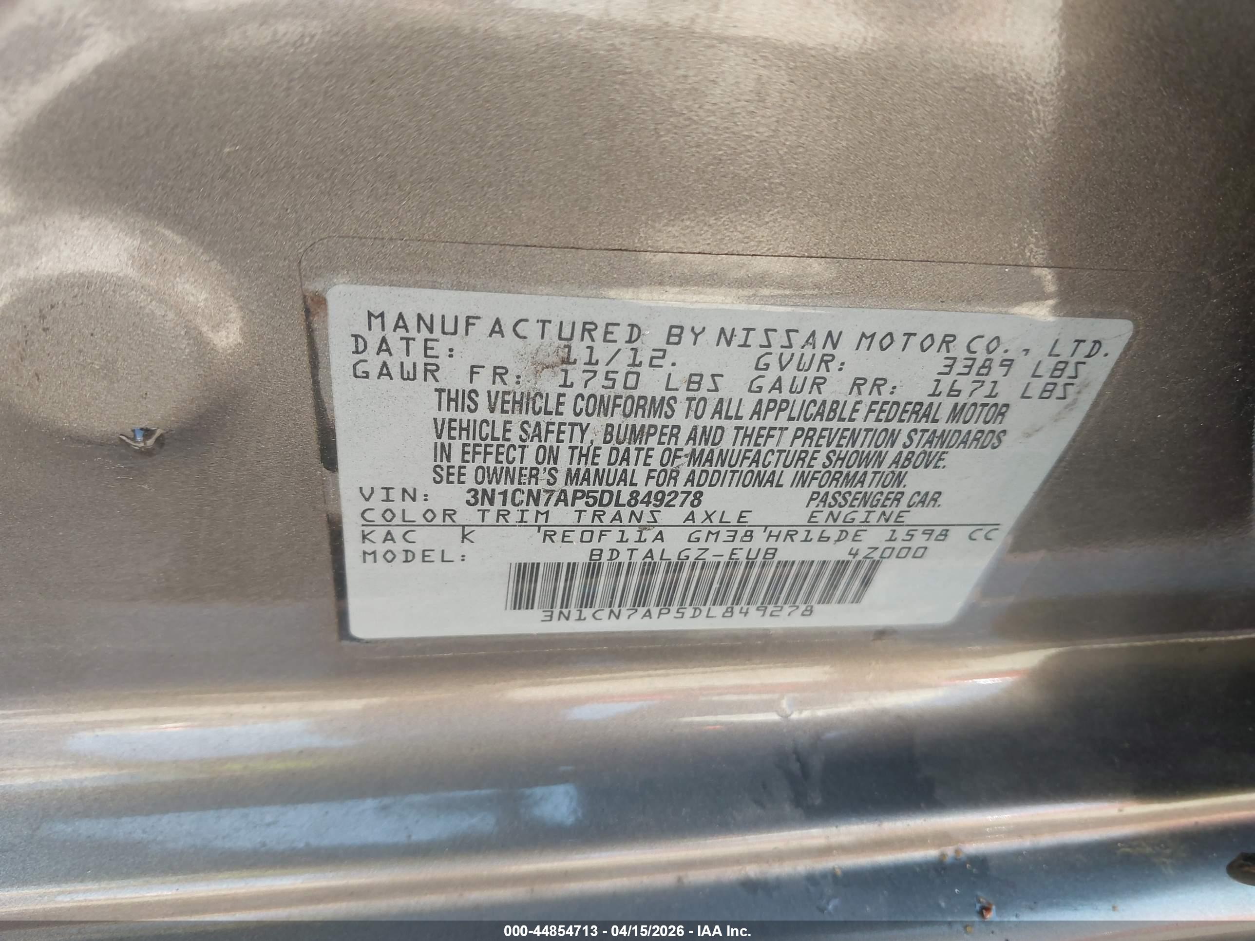 NISSAN VERSA image 9