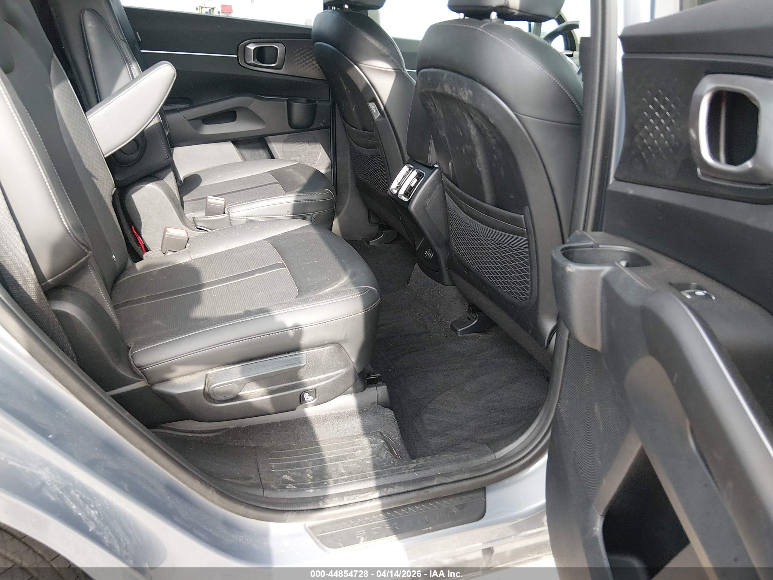 KIA SORENTO image 8
