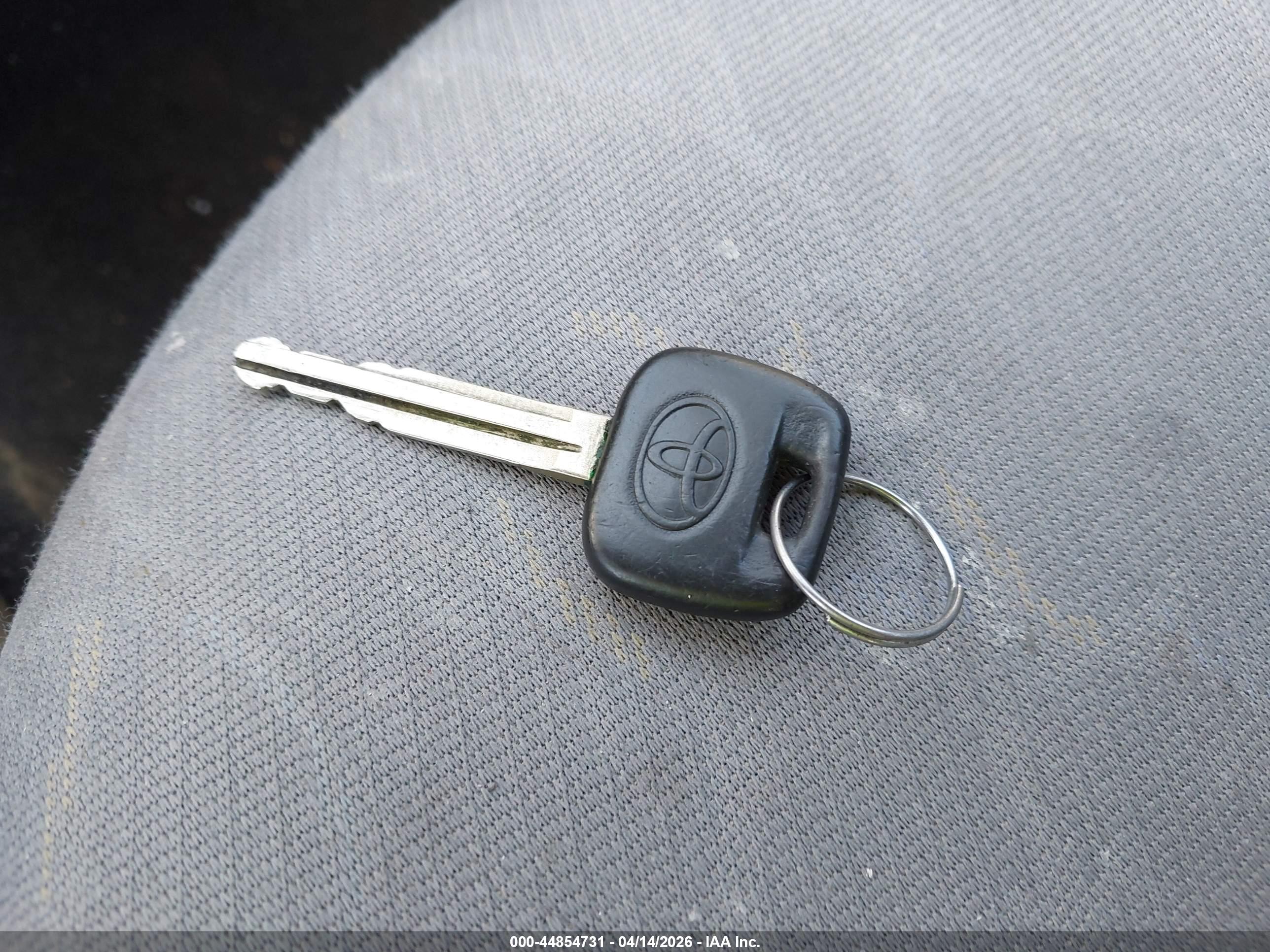 TOYOTA ECHO image 11