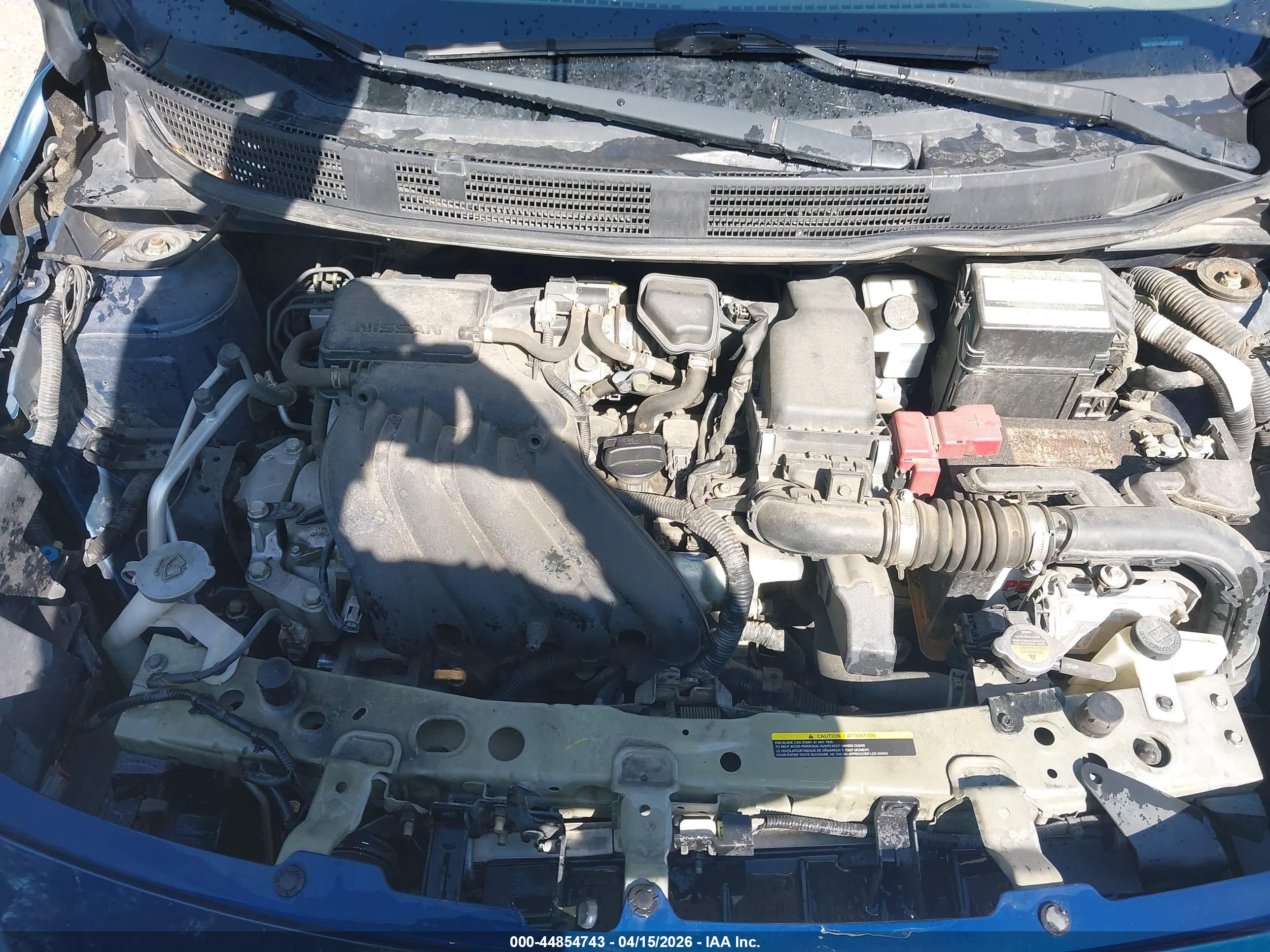NISSAN VERSA image 10