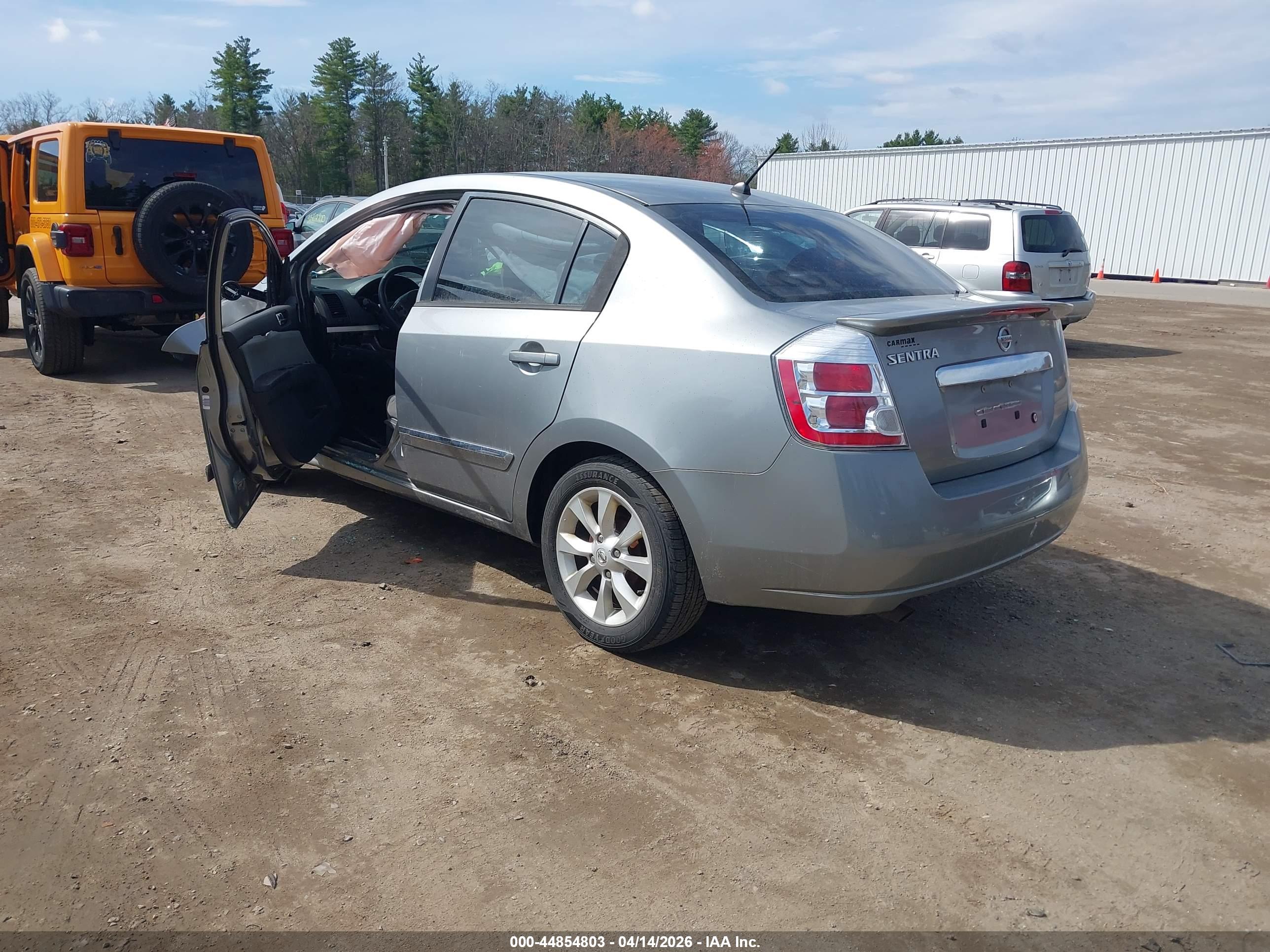 NISSAN SENTRA image 3