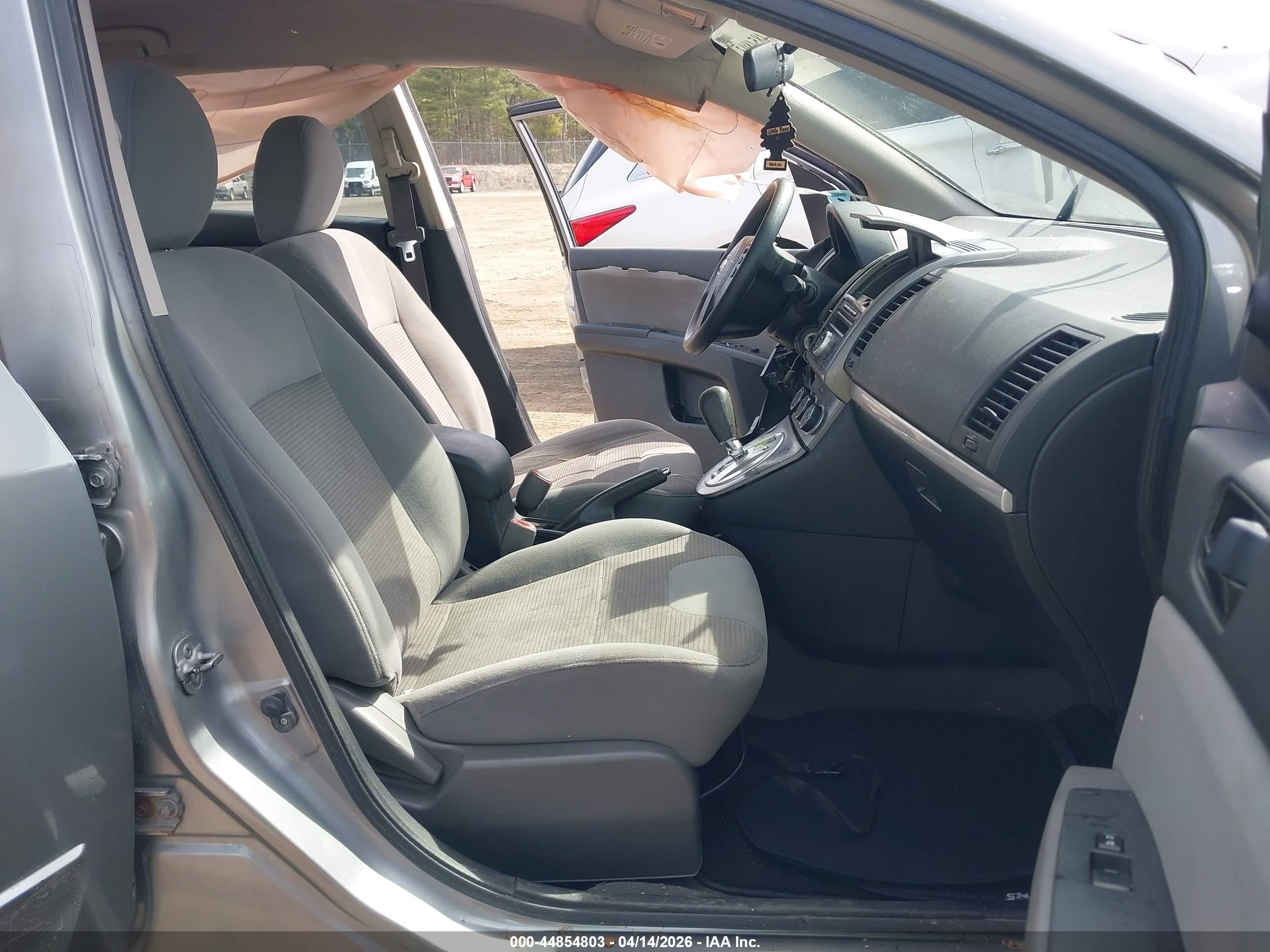 NISSAN SENTRA image 5