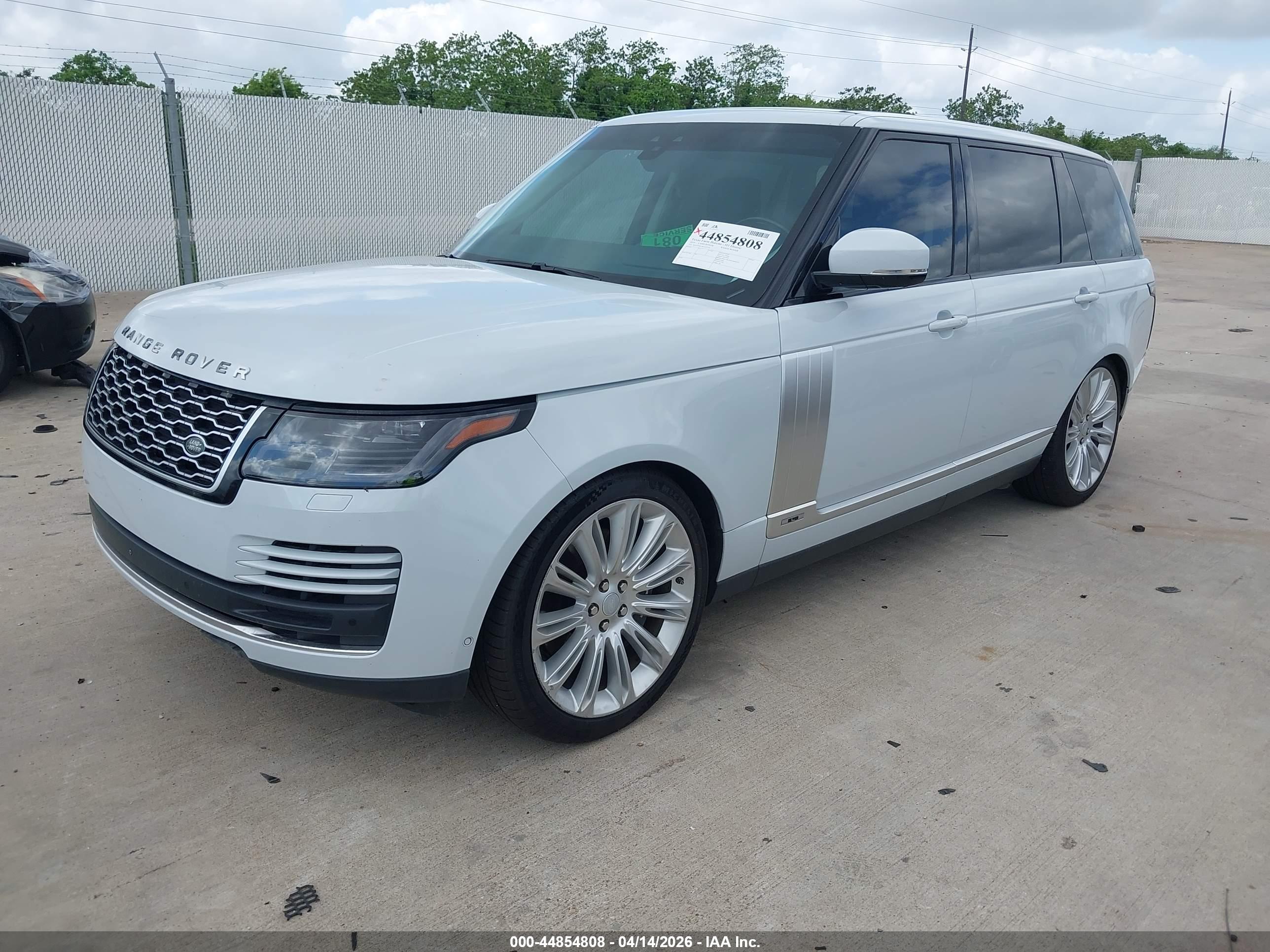 LAND ROVER image 2