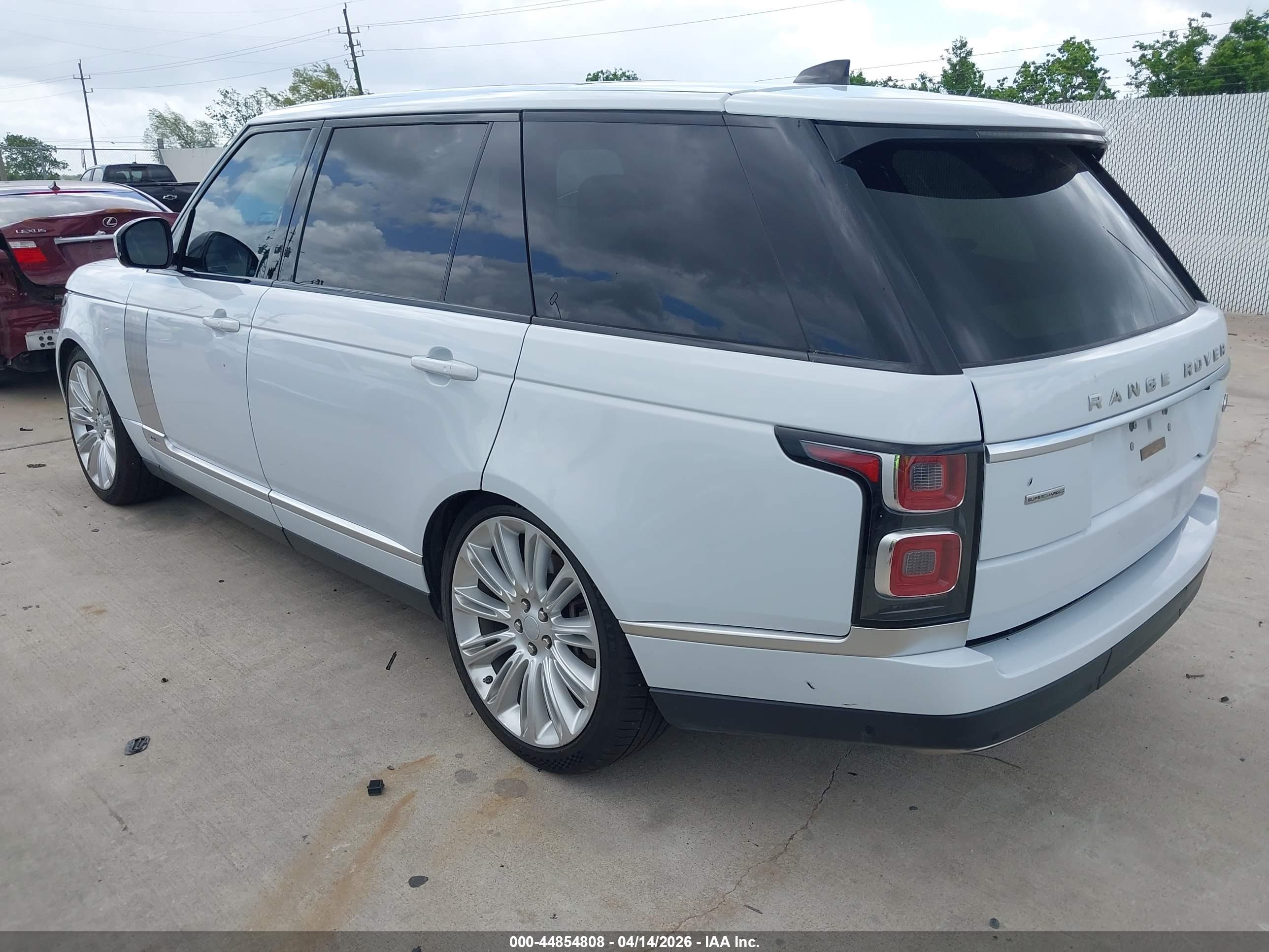 LAND ROVER image 3